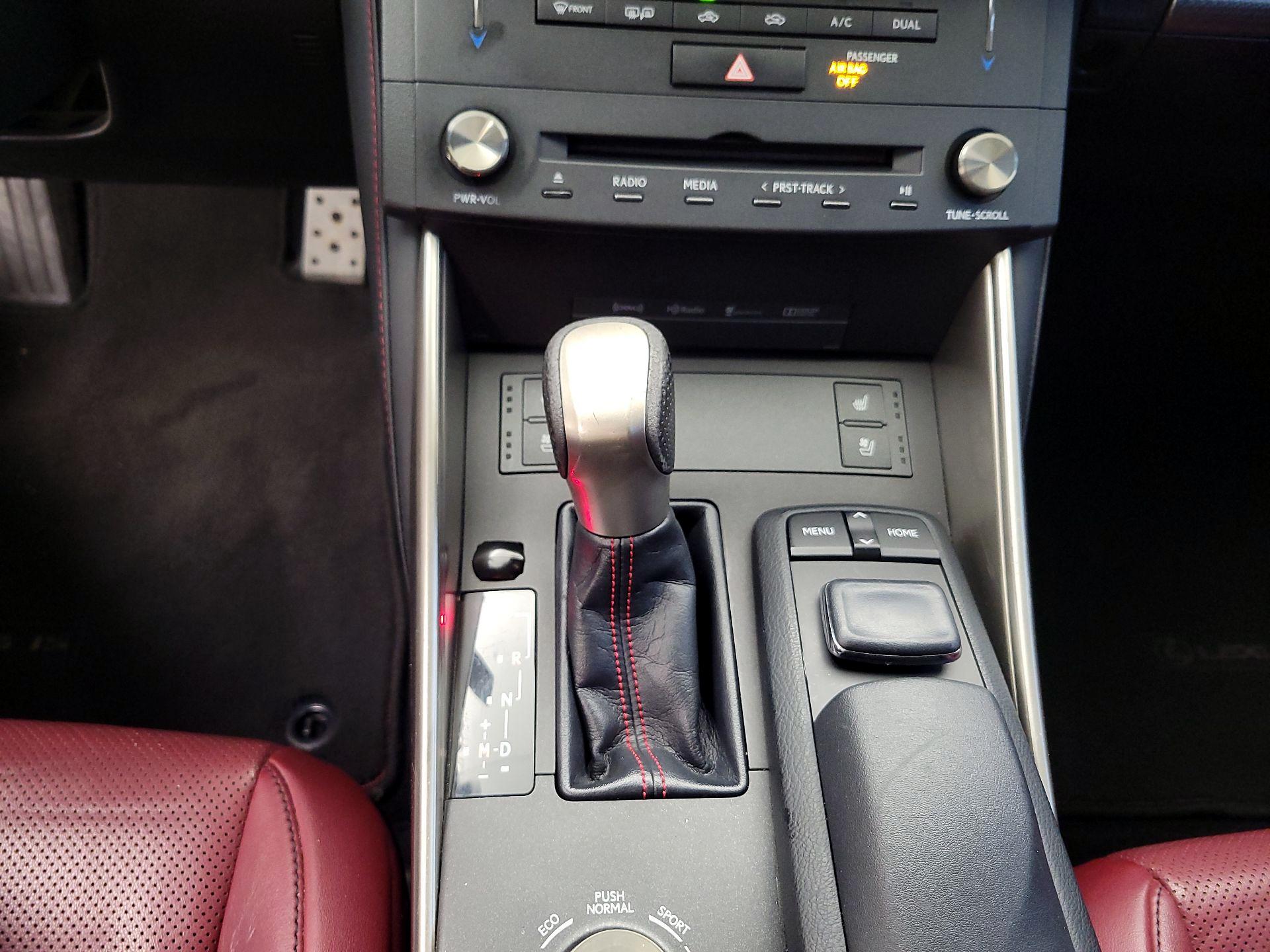 Thumbnail: 2016 Lexus IS - 17