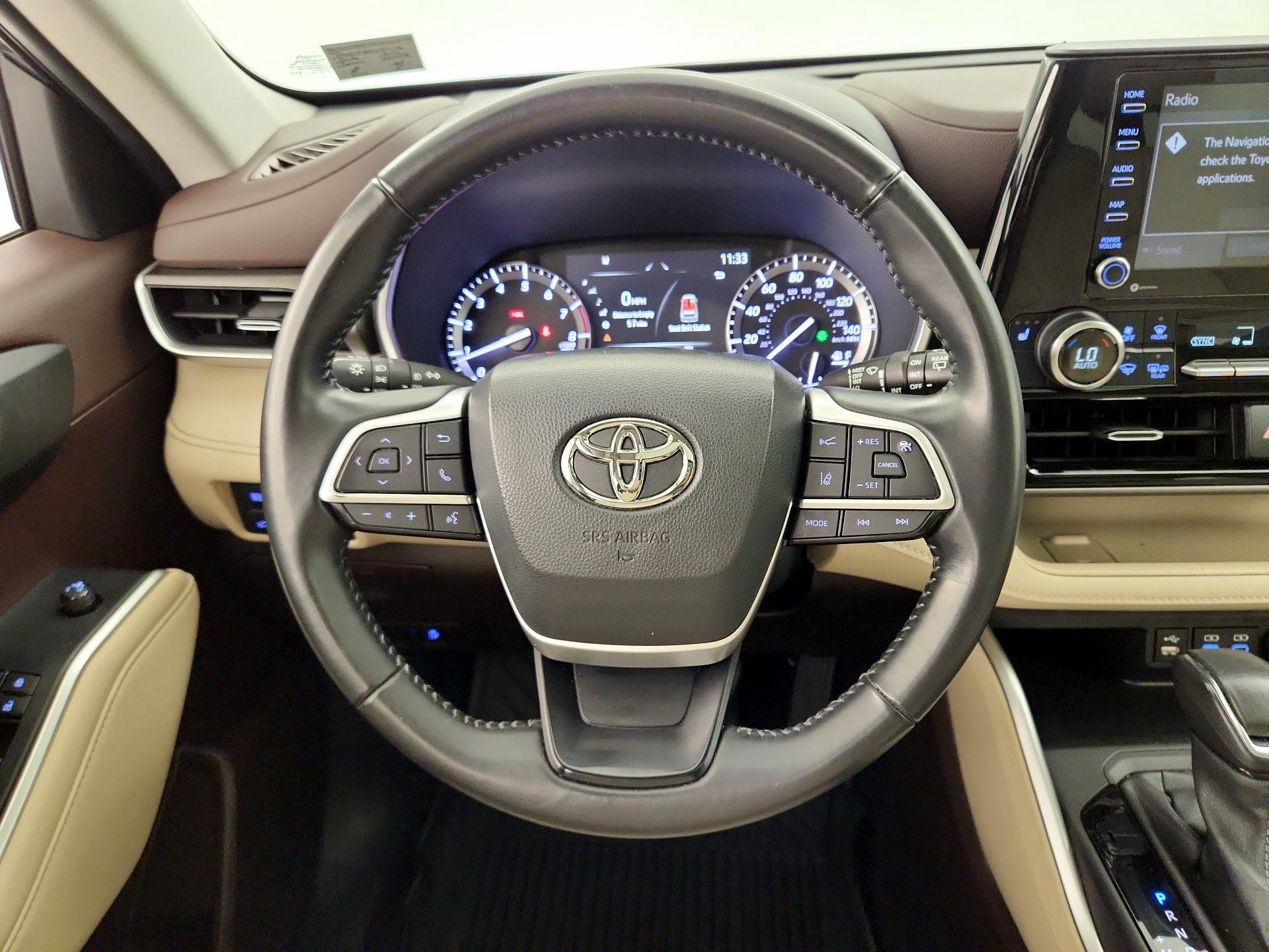 Thumbnail: 2022 Toyota Highlander - 10