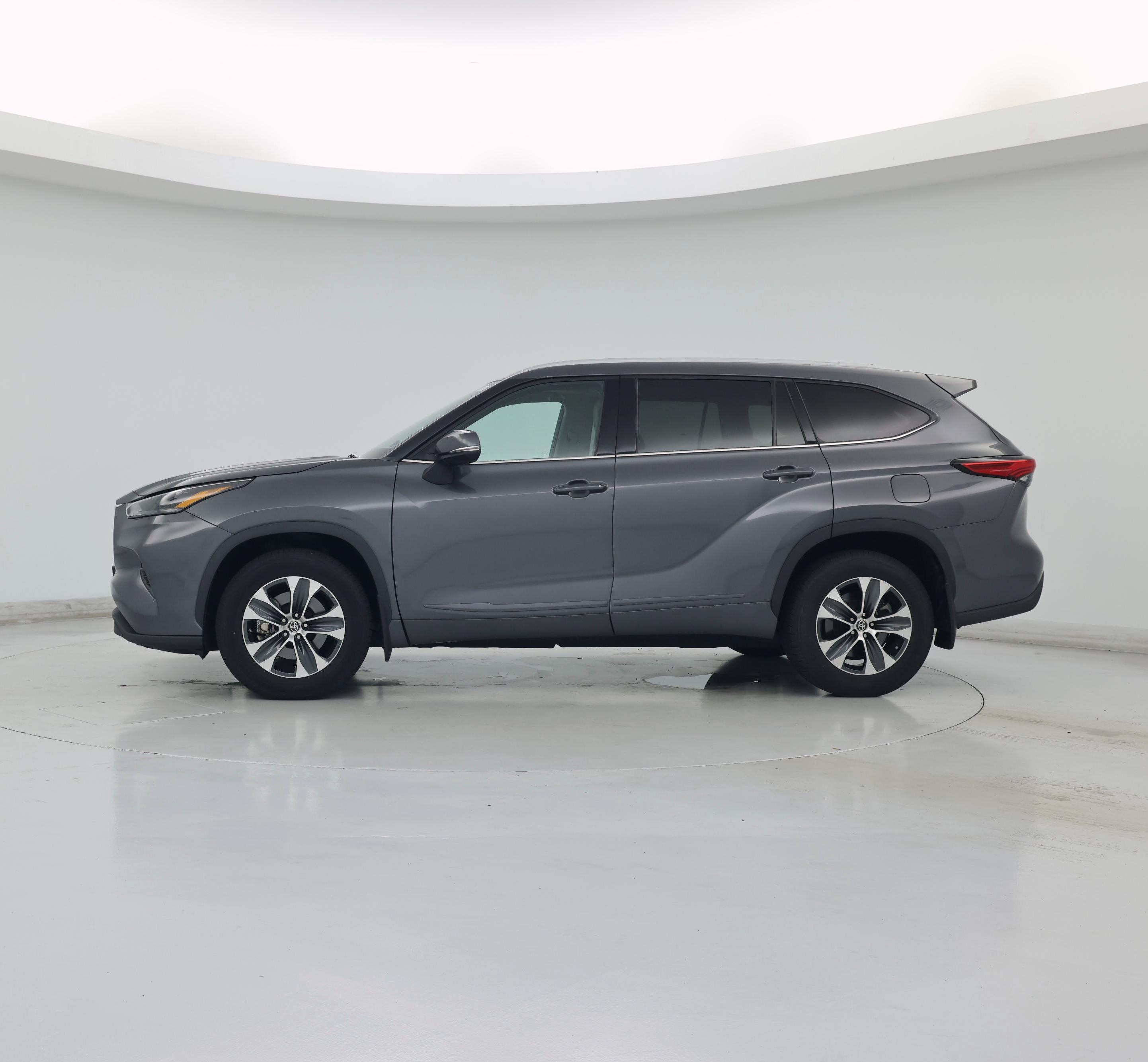 Thumbnail: 2022 Toyota Highlander - 3