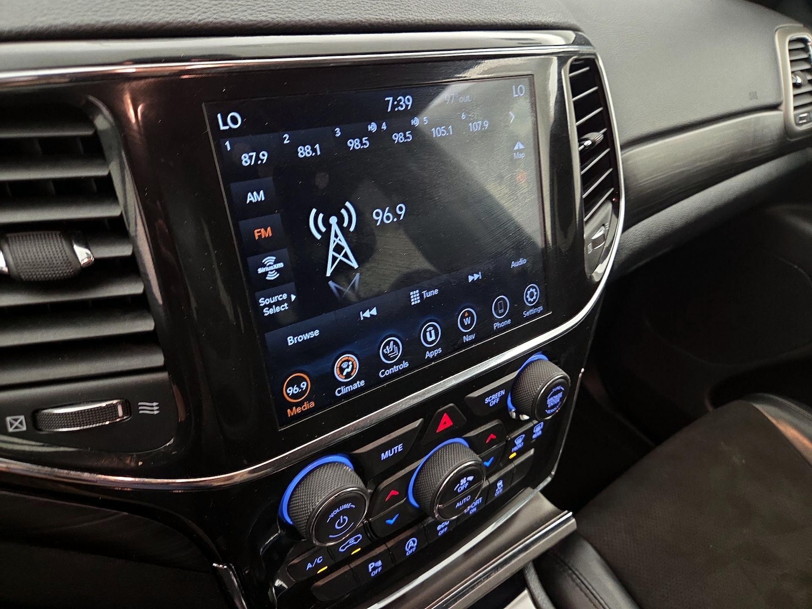 2021 Jeep Grand Cherokee Laredo X - Photo 17