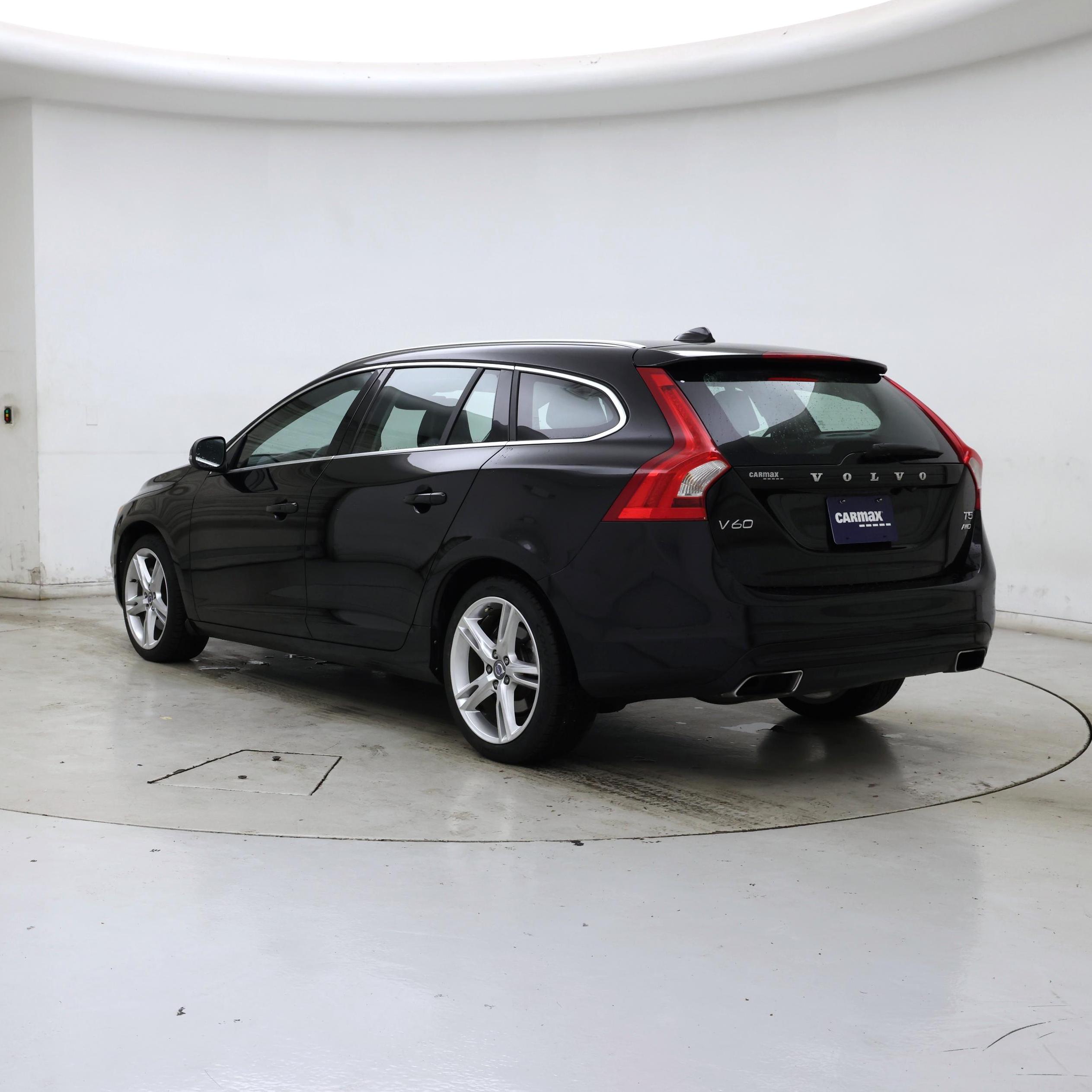 Thumbnail: 2016 Volvo V60 - 2