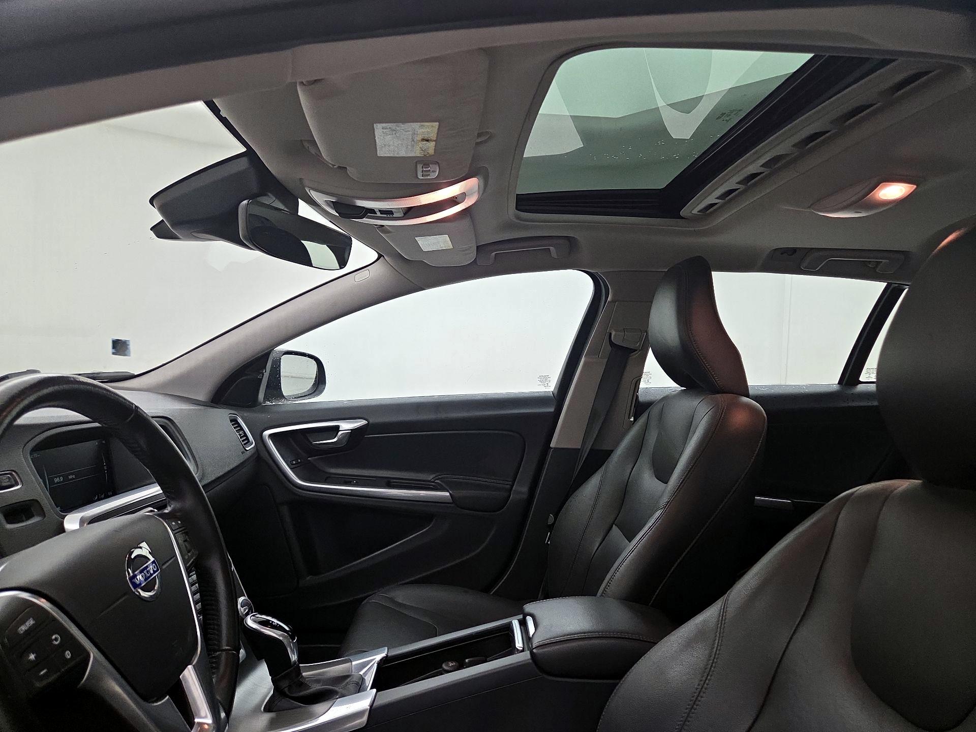 Thumbnail: 2016 Volvo V60 - 19