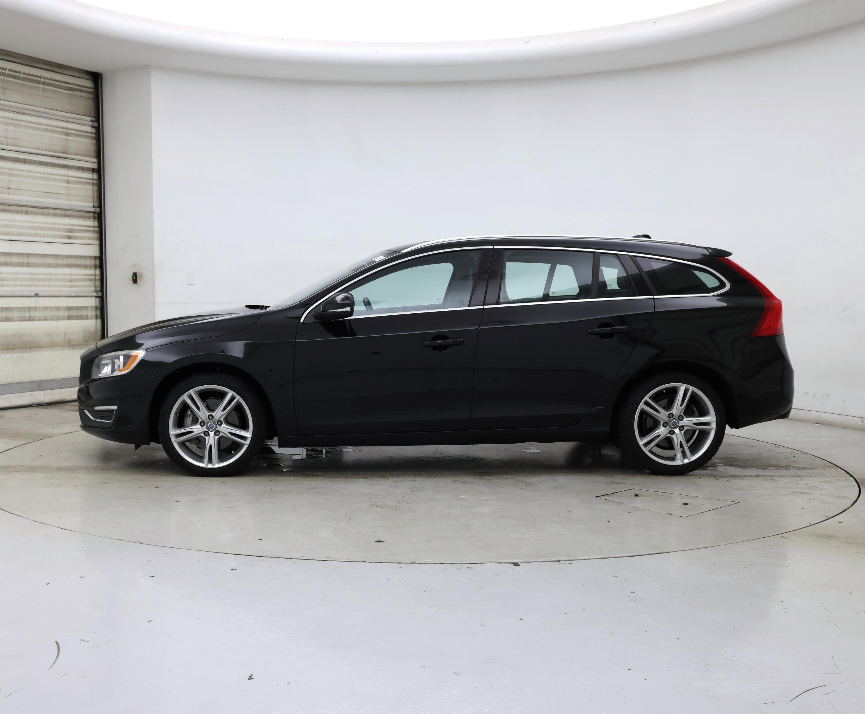 Thumbnail: 2016 Volvo V60 - 3