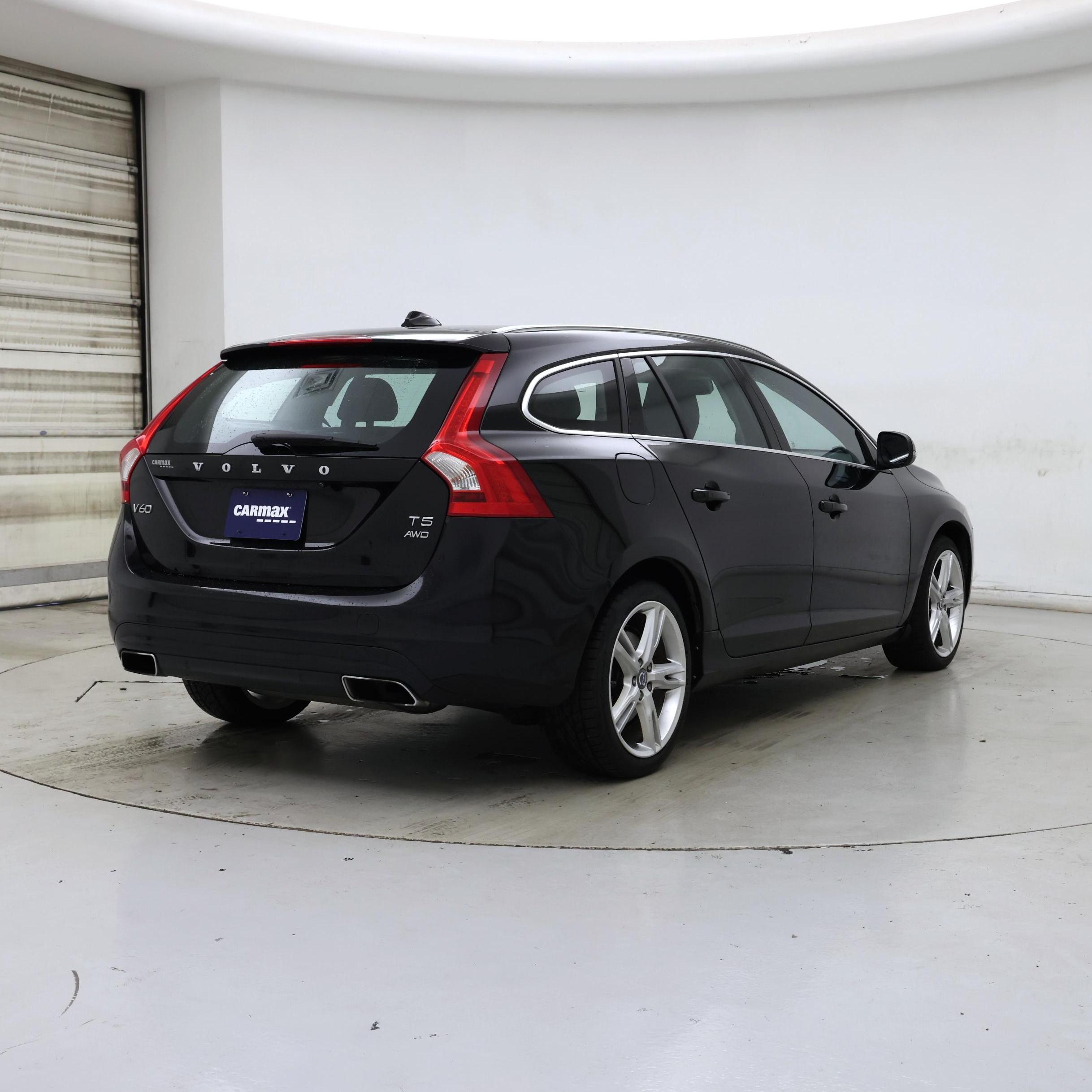 Thumbnail: 2016 Volvo V60 - 8