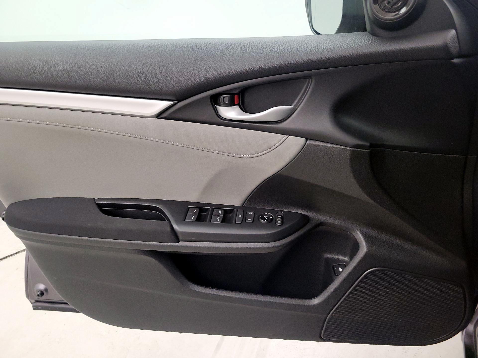 Thumbnail: 2016 Honda Civic - 12