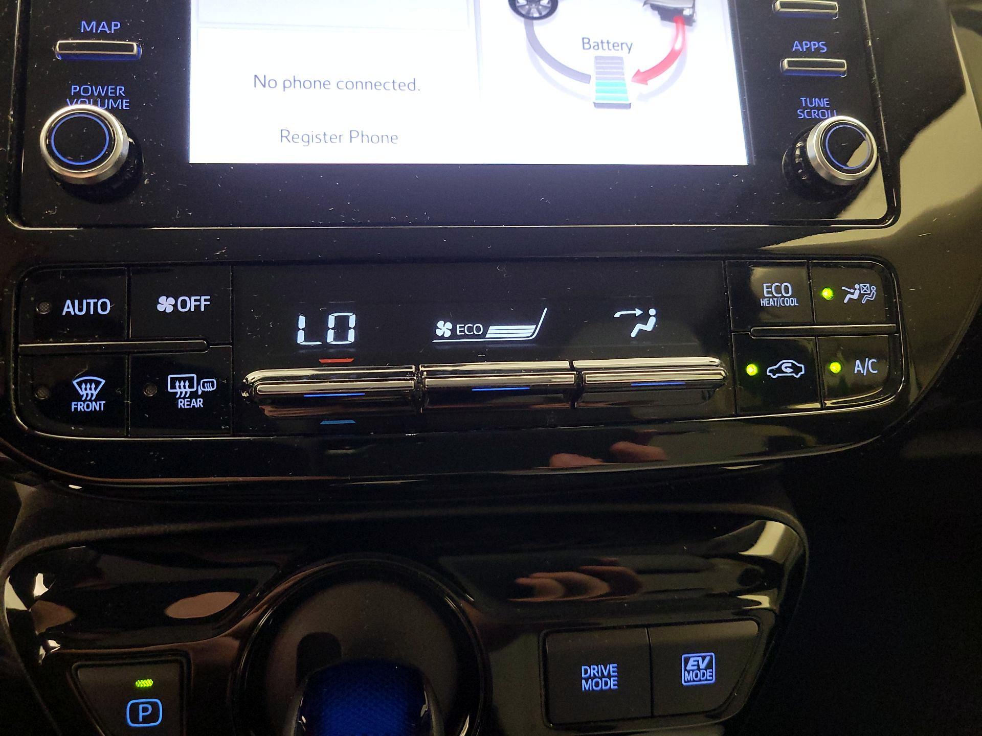 Thumbnail: 2020 Toyota Prius - 16