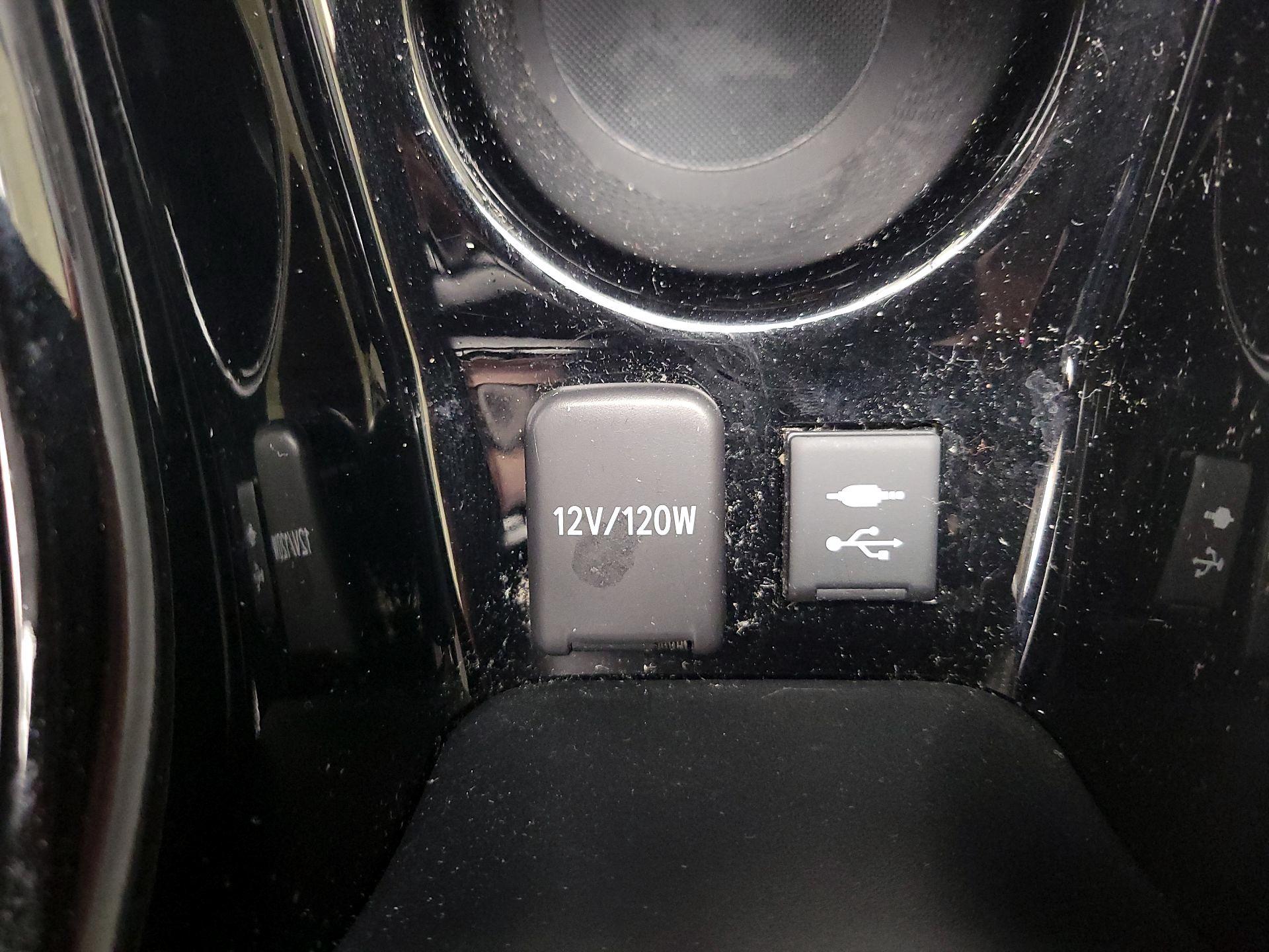 Thumbnail: 2020 Toyota Prius - 18