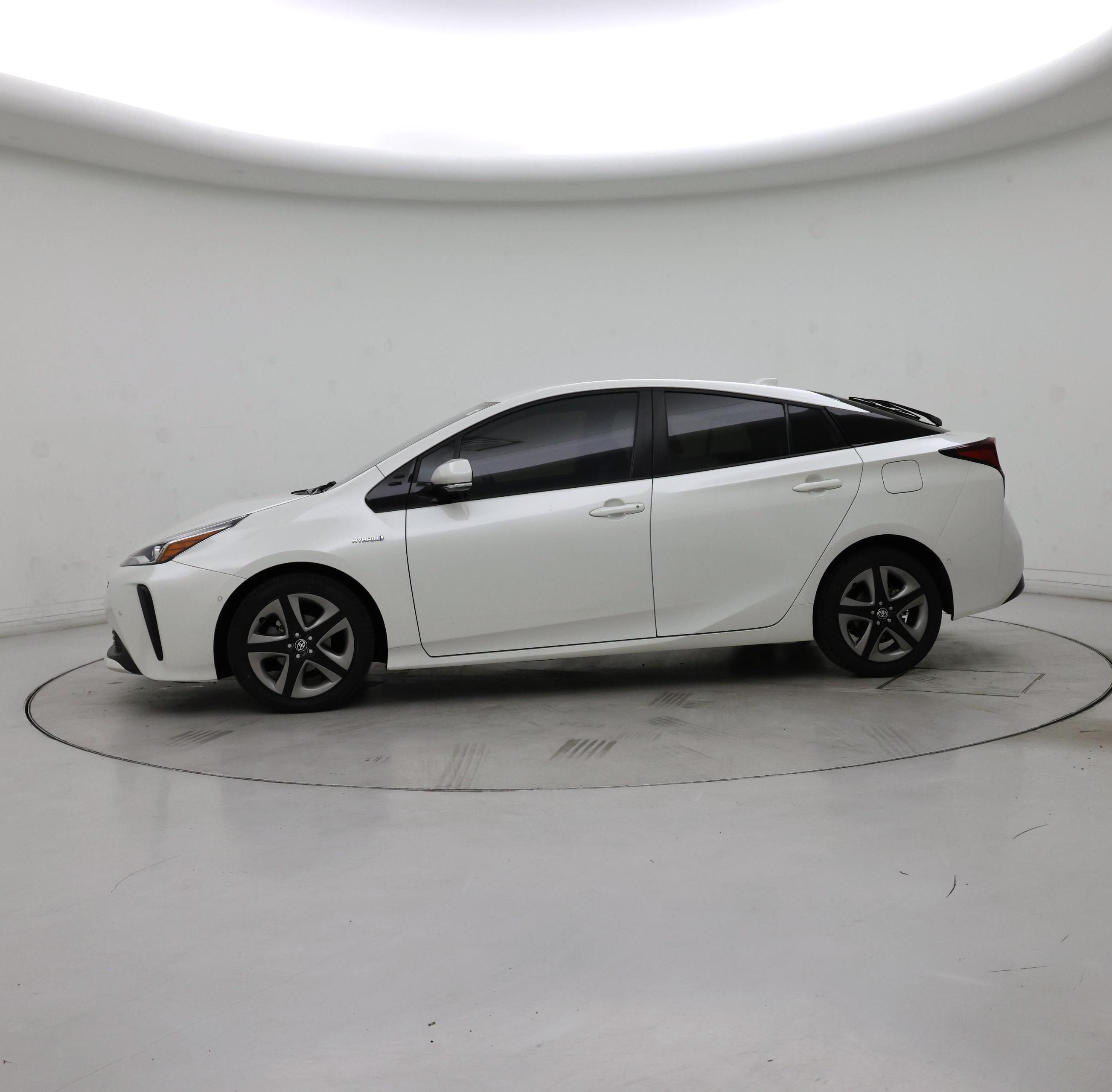 Thumbnail: 2020 Toyota Prius - 3