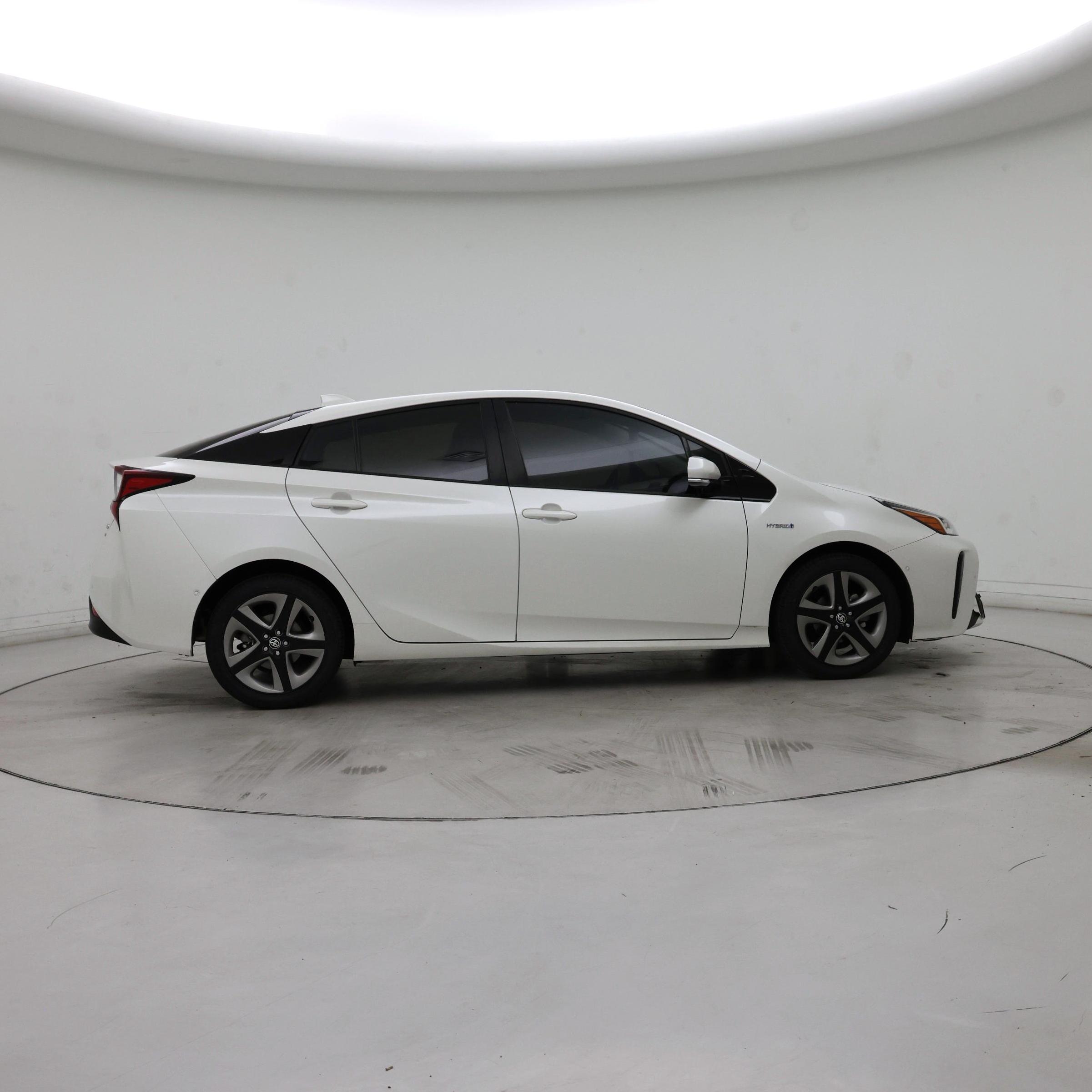 Thumbnail: 2020 Toyota Prius - 7