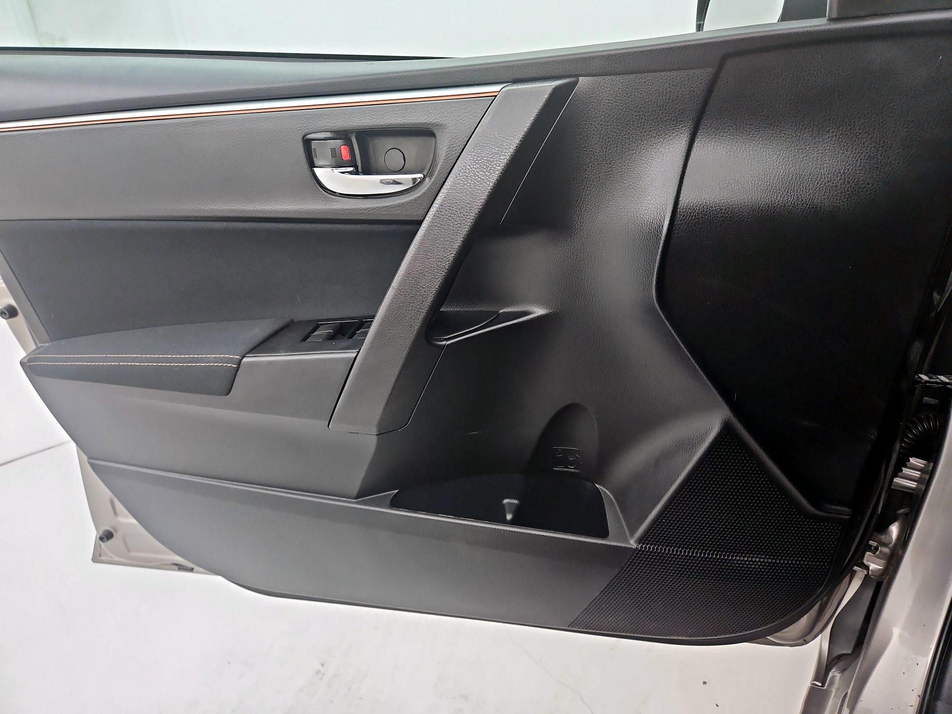Thumbnail: 2016 Toyota Corolla - 12