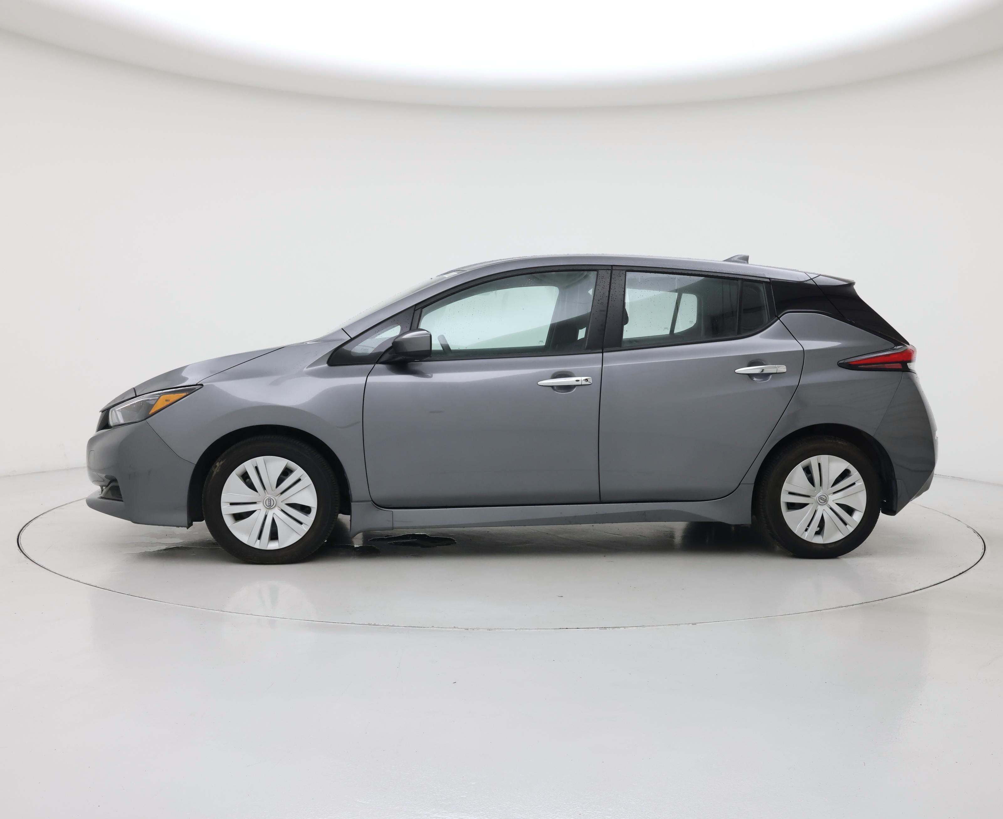 Thumbnail: 2023 Nissan Leaf - 3