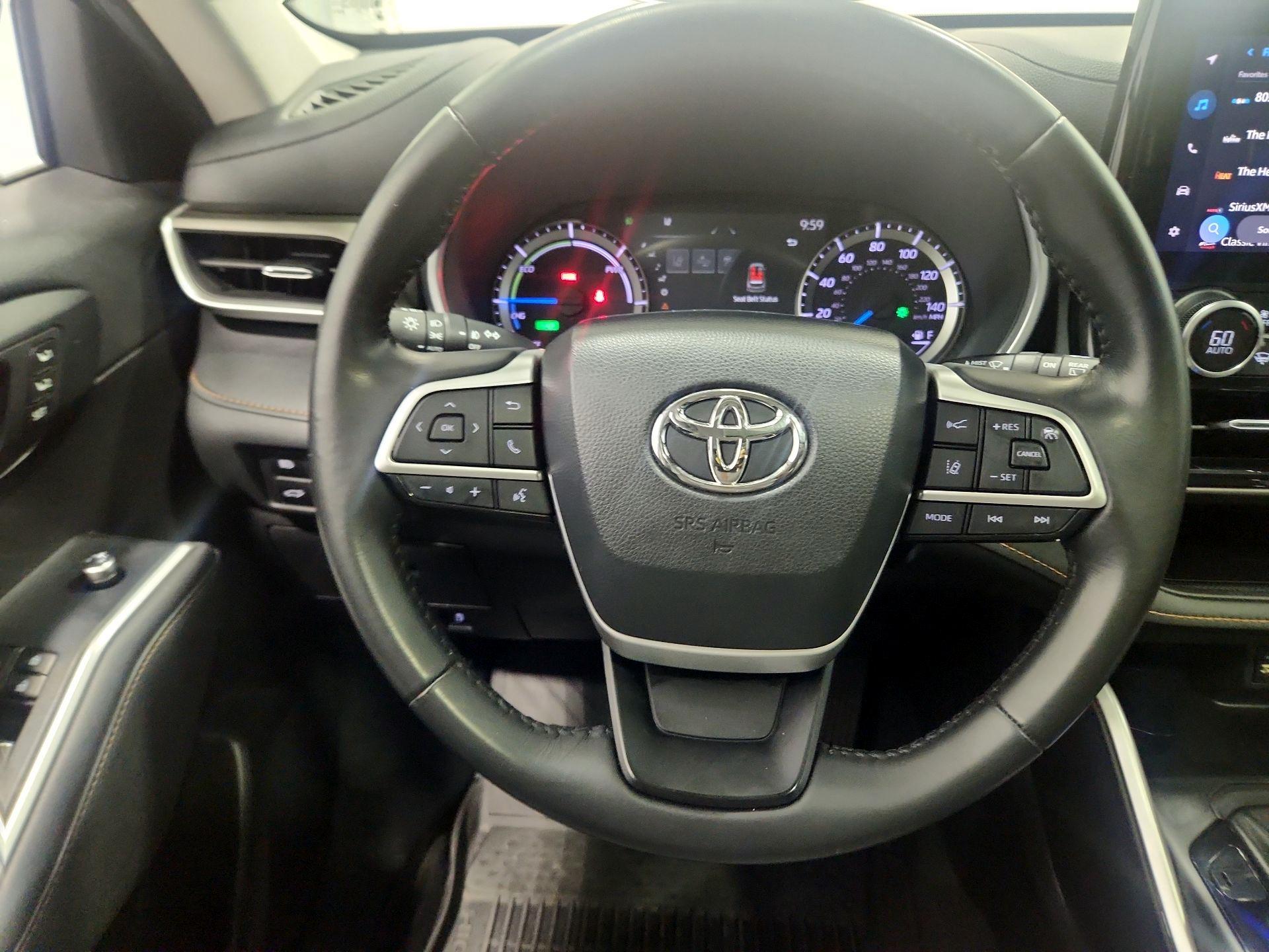 Thumbnail: 2023 Toyota Highlander - 10