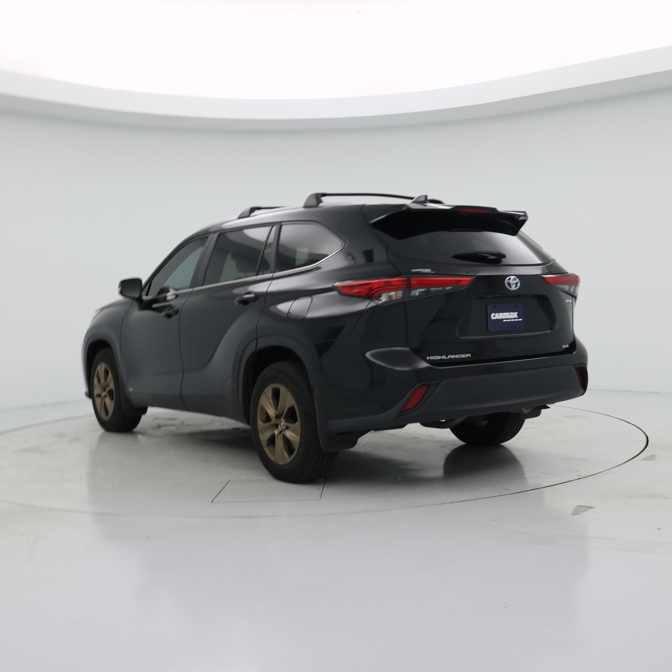 Thumbnail: 2023 Toyota Highlander - 2