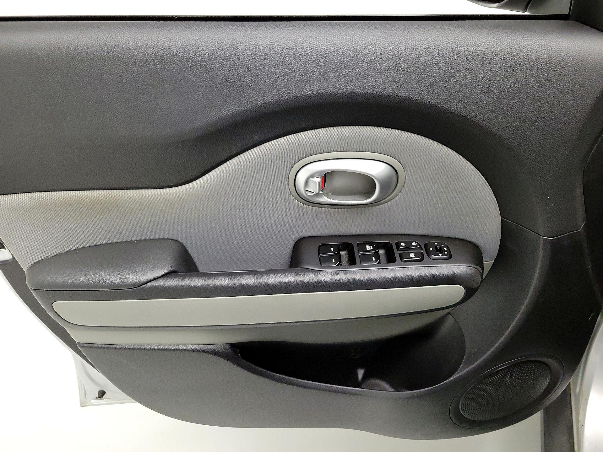 Thumbnail: 2015 Kia Soul - 12