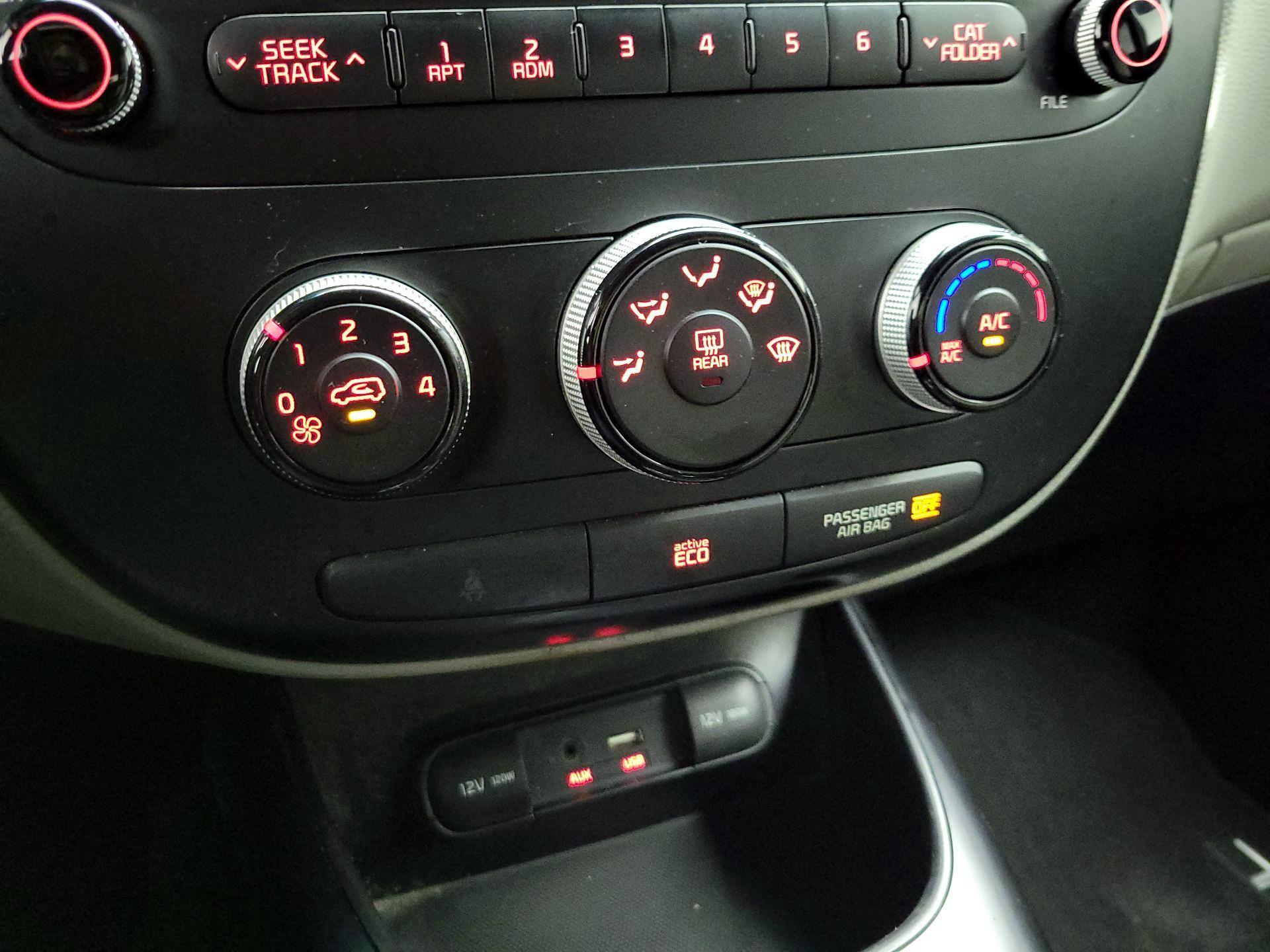 Thumbnail: 2015 Kia Soul - 15