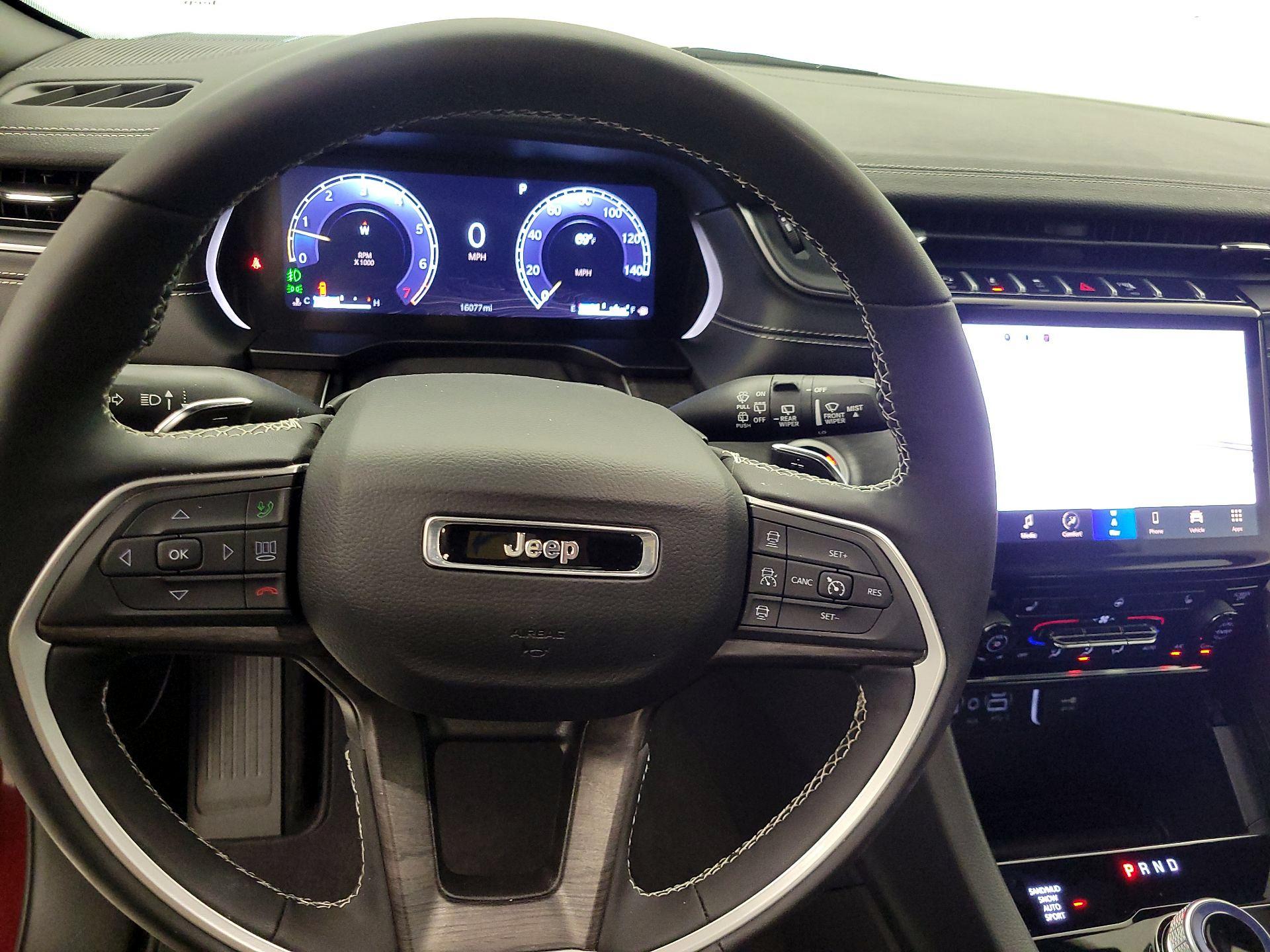 Thumbnail: 2024 Jeep Grand Cherokee - 10