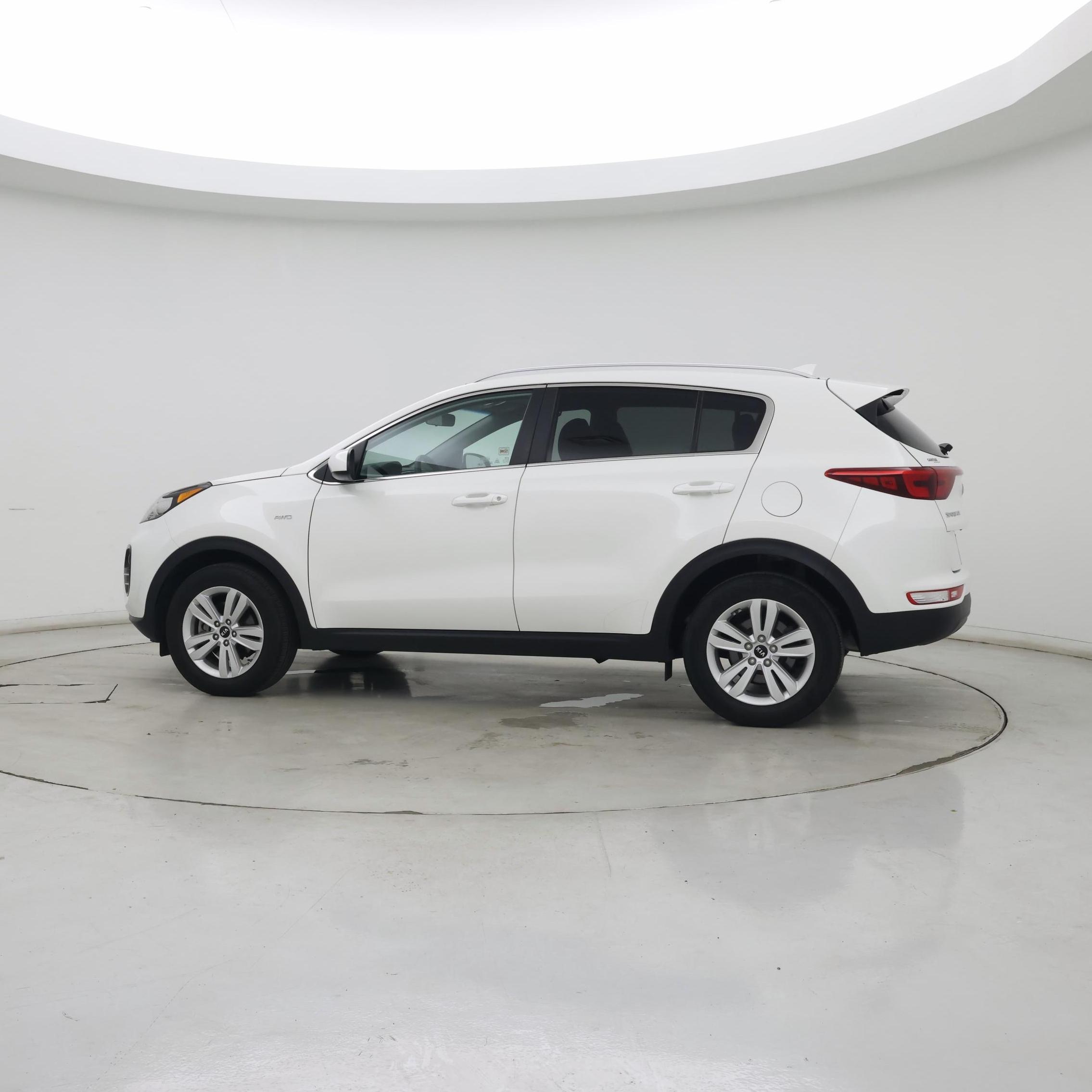Thumbnail: 2019 Kia Sportage - 3