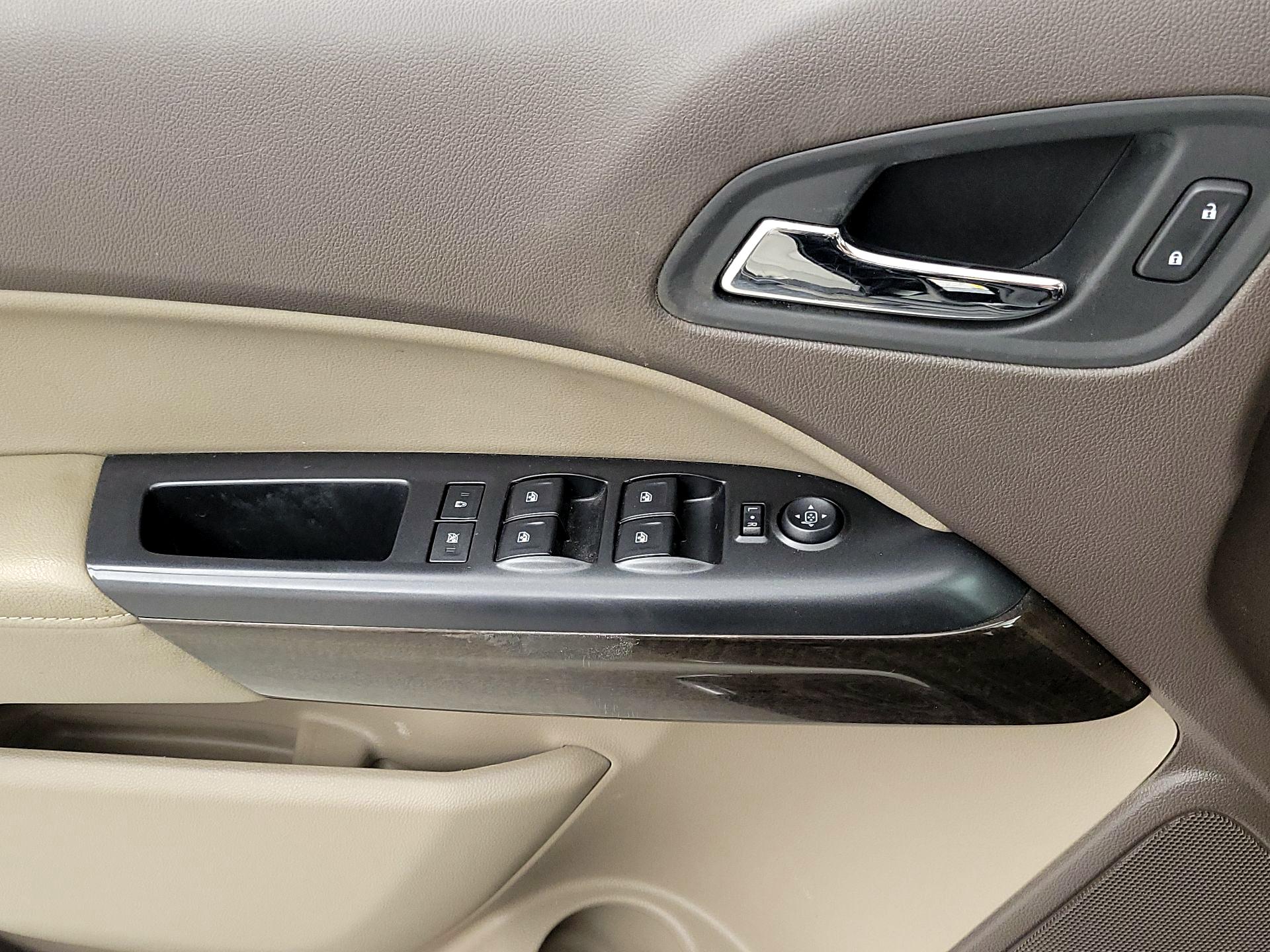 Thumbnail: 2015 GMC Canyon - 12