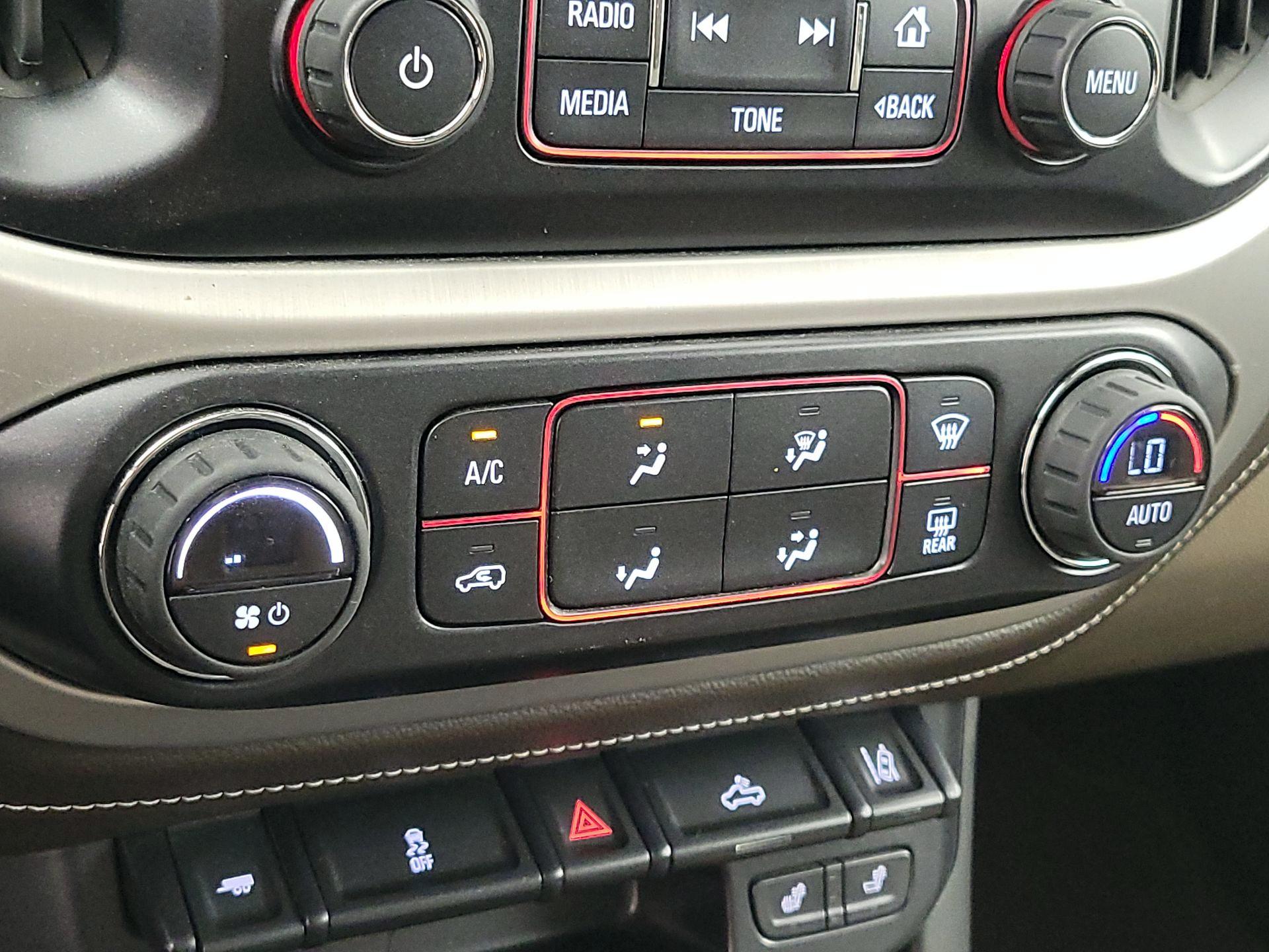 Thumbnail: 2015 GMC Canyon - 17
