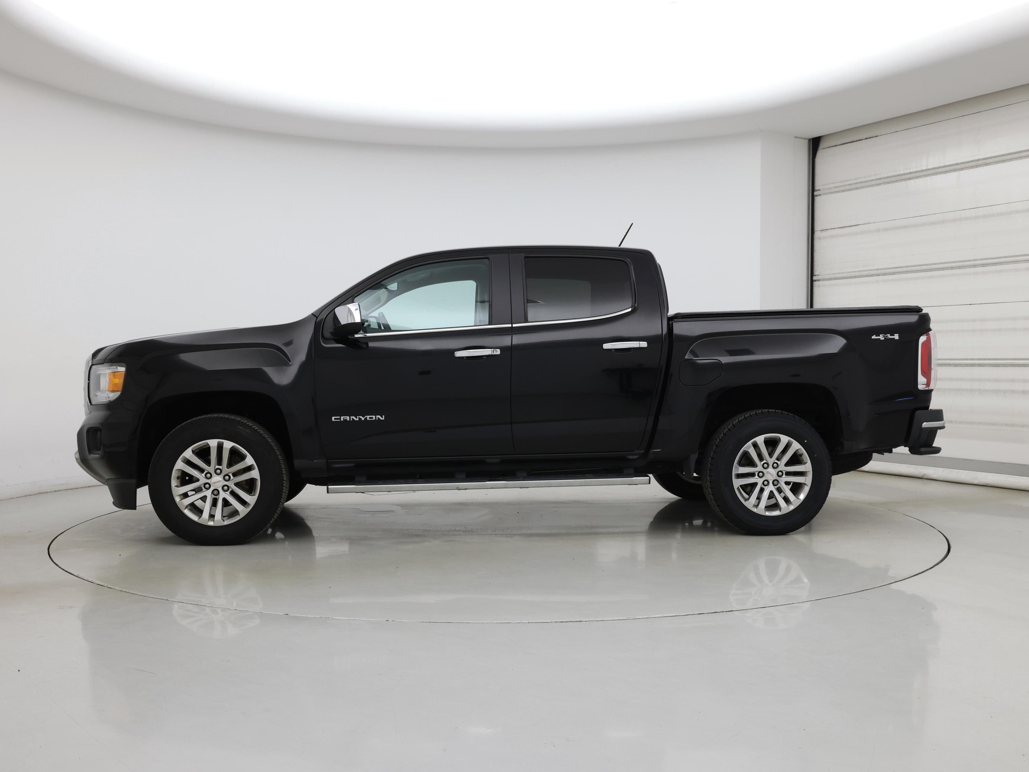 Thumbnail: 2015 GMC Canyon - 3