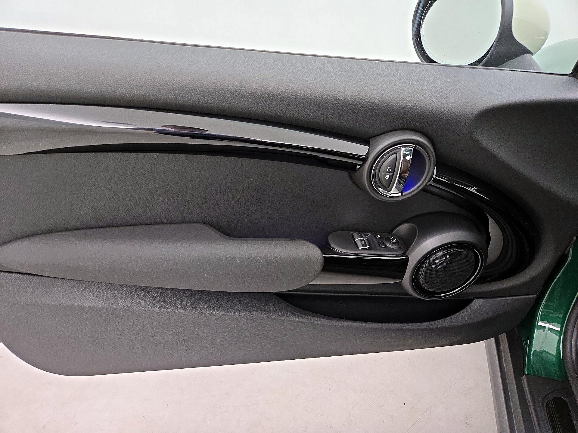 Thumbnail: 2019 MINI Cooper Hardtop - 12