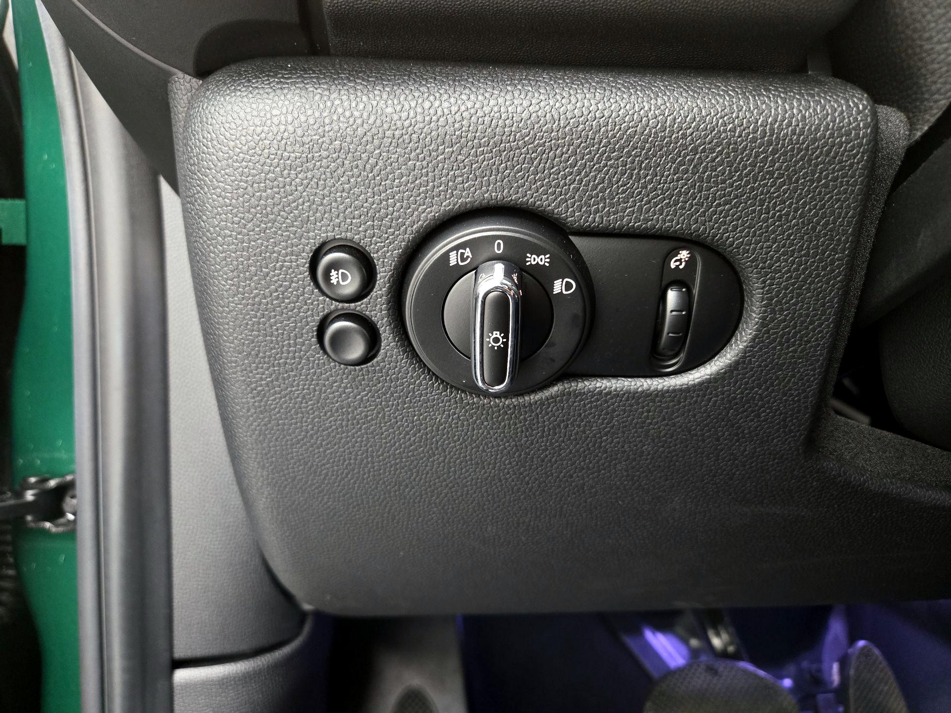 Thumbnail: 2019 MINI Cooper Hardtop - 13