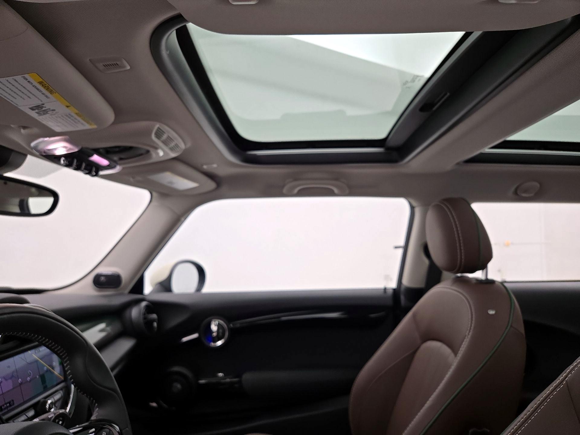 Thumbnail: 2019 MINI Cooper Hardtop - 20