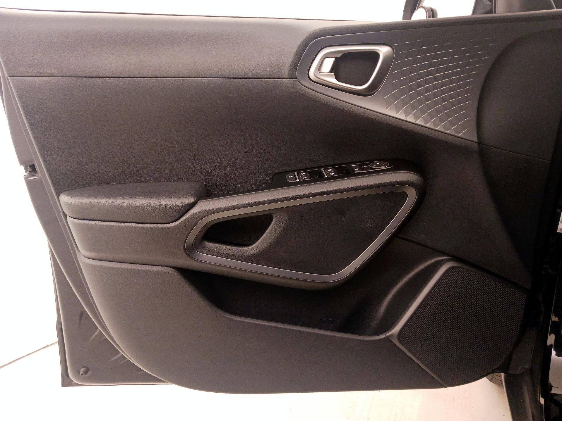 Thumbnail: 2021 Kia Soul - 12