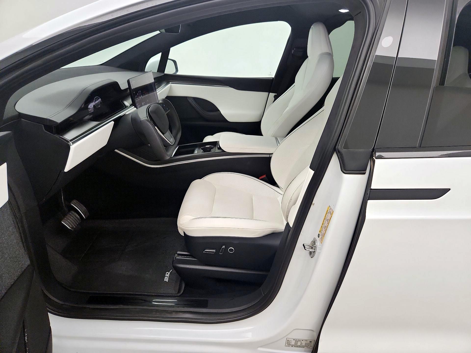 Thumbnail: 2022 Tesla Model X - 11
