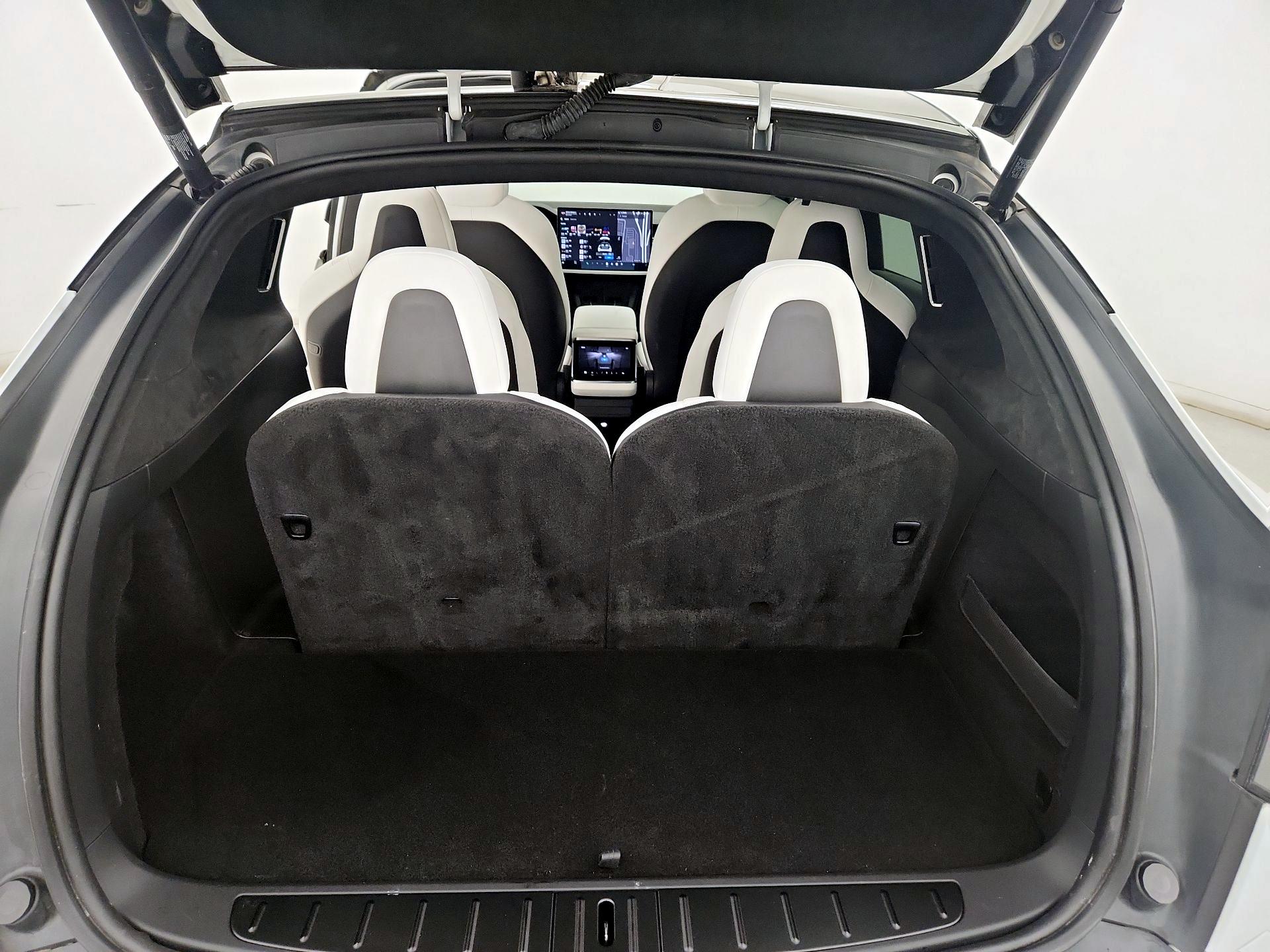 Thumbnail: 2022 Tesla Model X - 20
