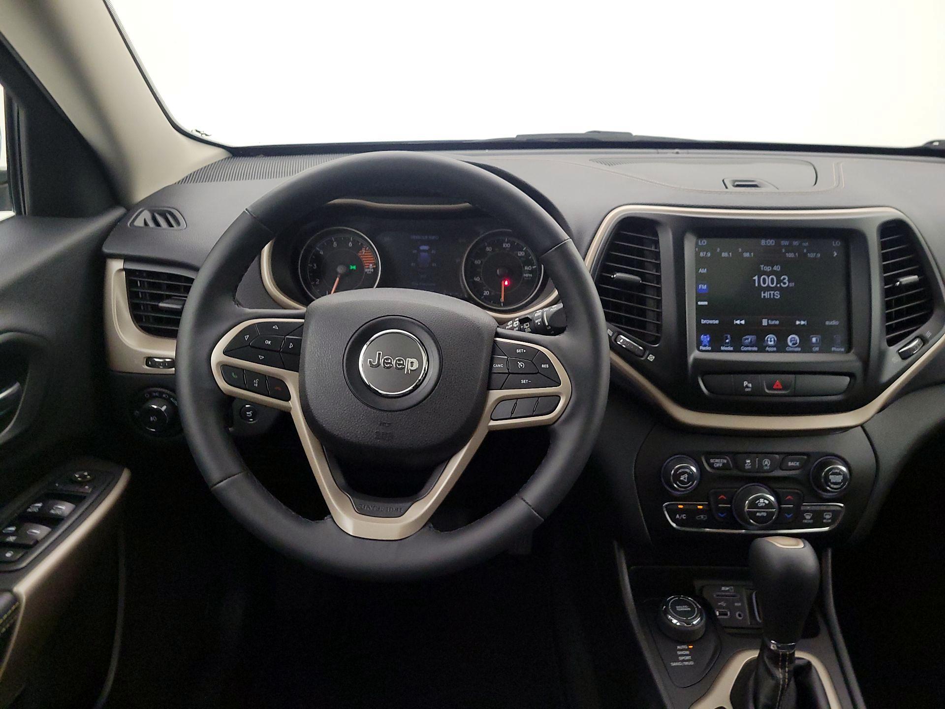 Thumbnail: 2018 Jeep Cherokee - 10