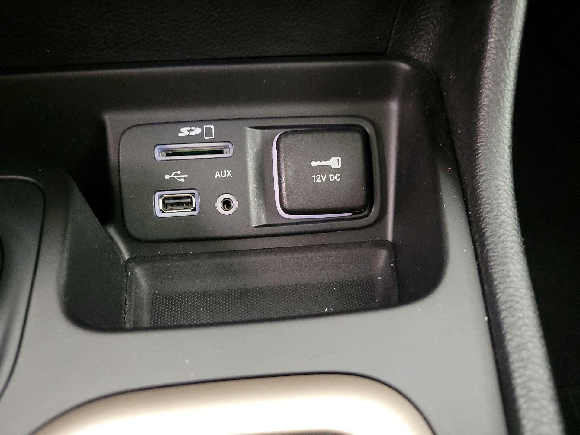 Thumbnail: 2018 Jeep Cherokee - 18