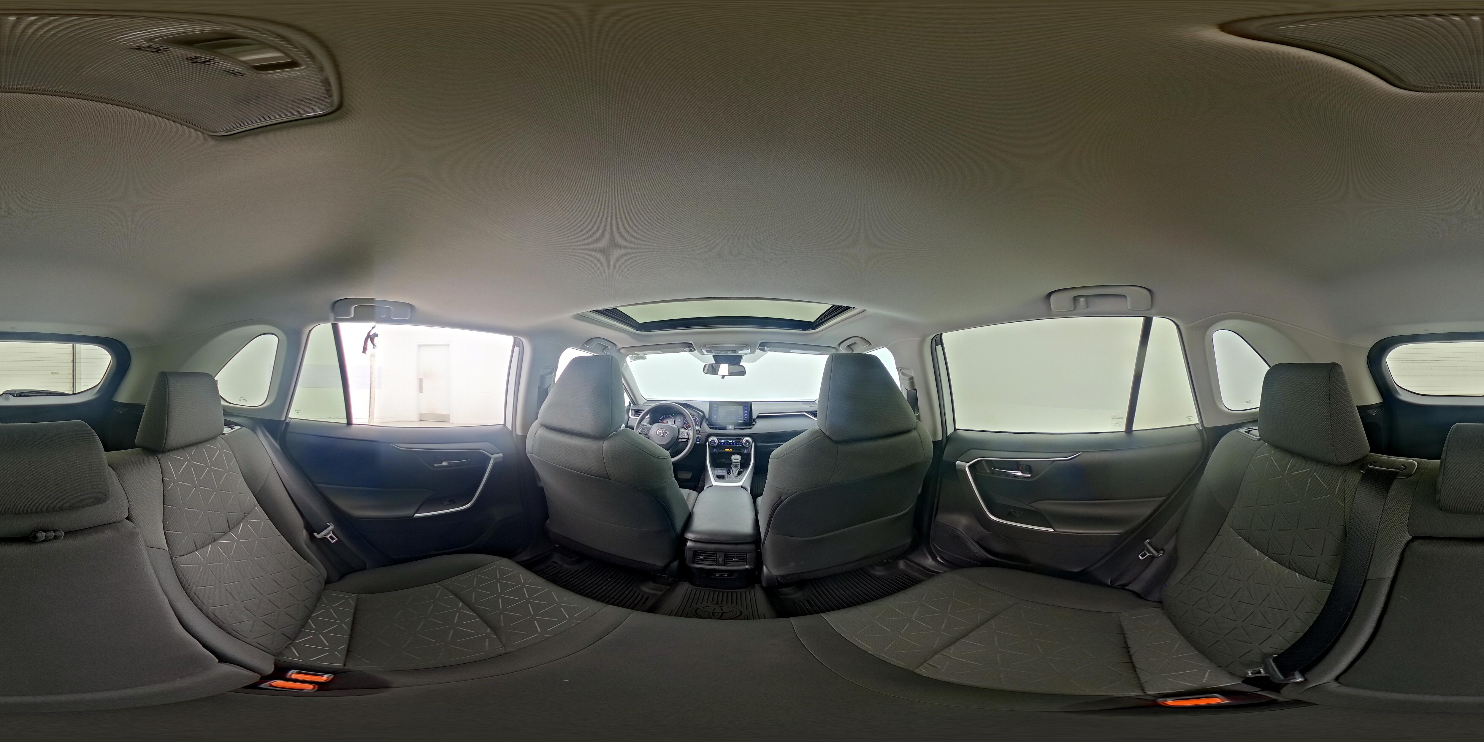 2020 Toyota RAV4 XLE - Photo 26