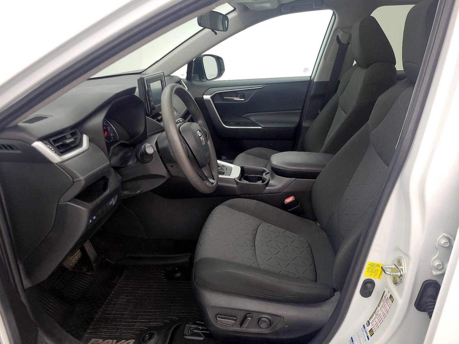 2020 Toyota RAV4 XLE - Photo 12