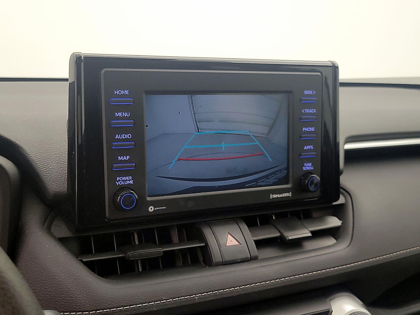 2020 Toyota RAV4 XLE - Photo 15