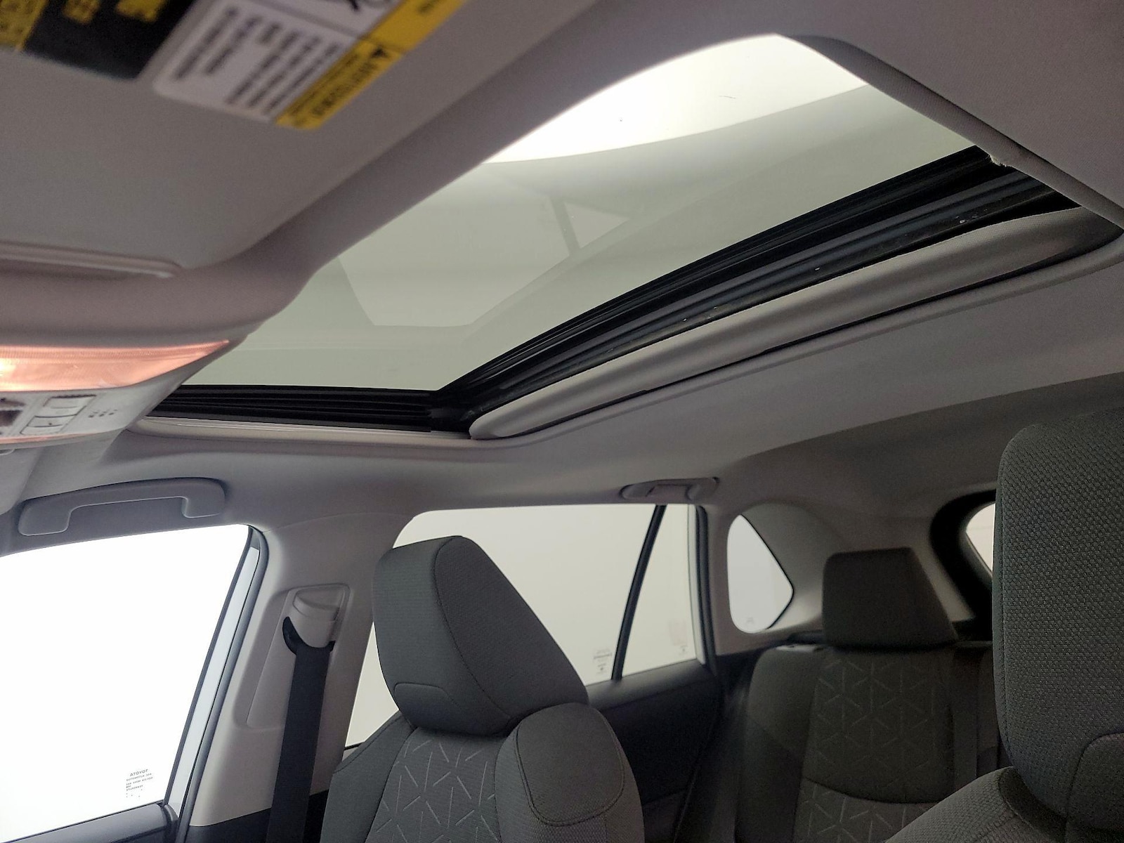 2020 Toyota RAV4 XLE - Photo 20