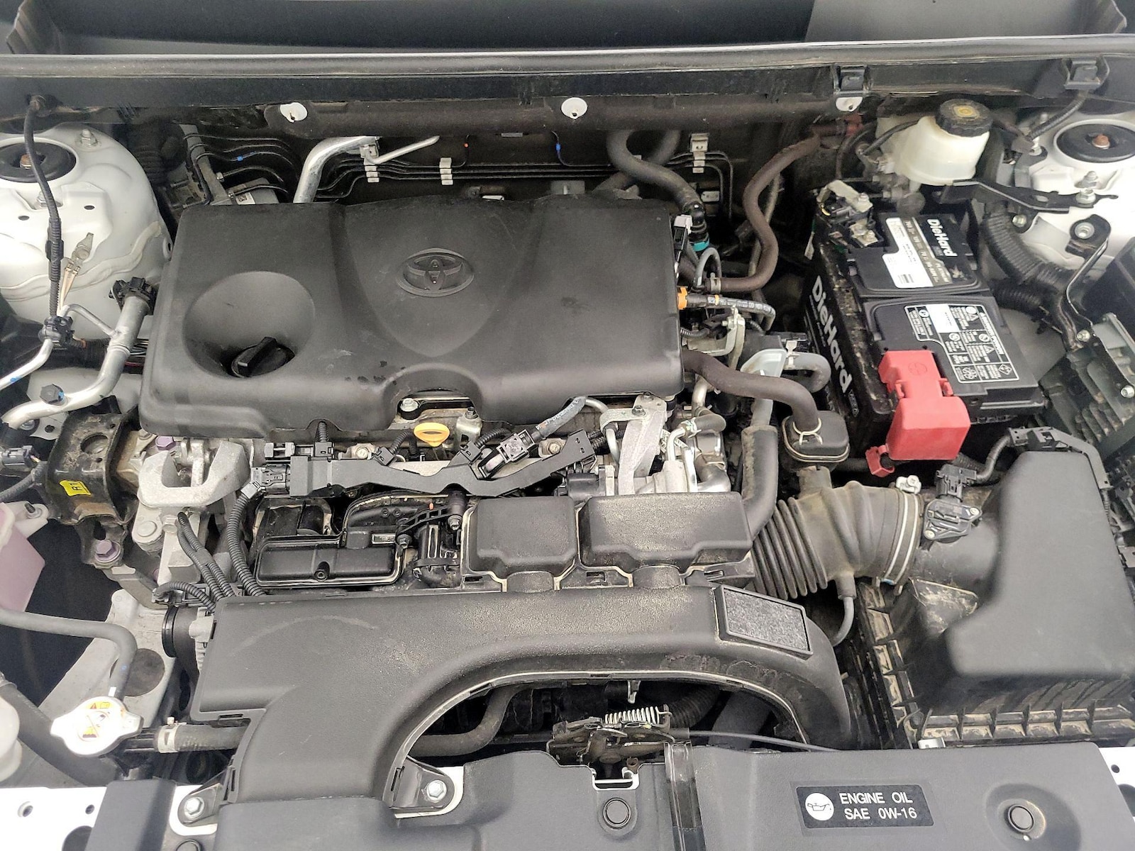 2020 Toyota RAV4 XLE - Photo 23