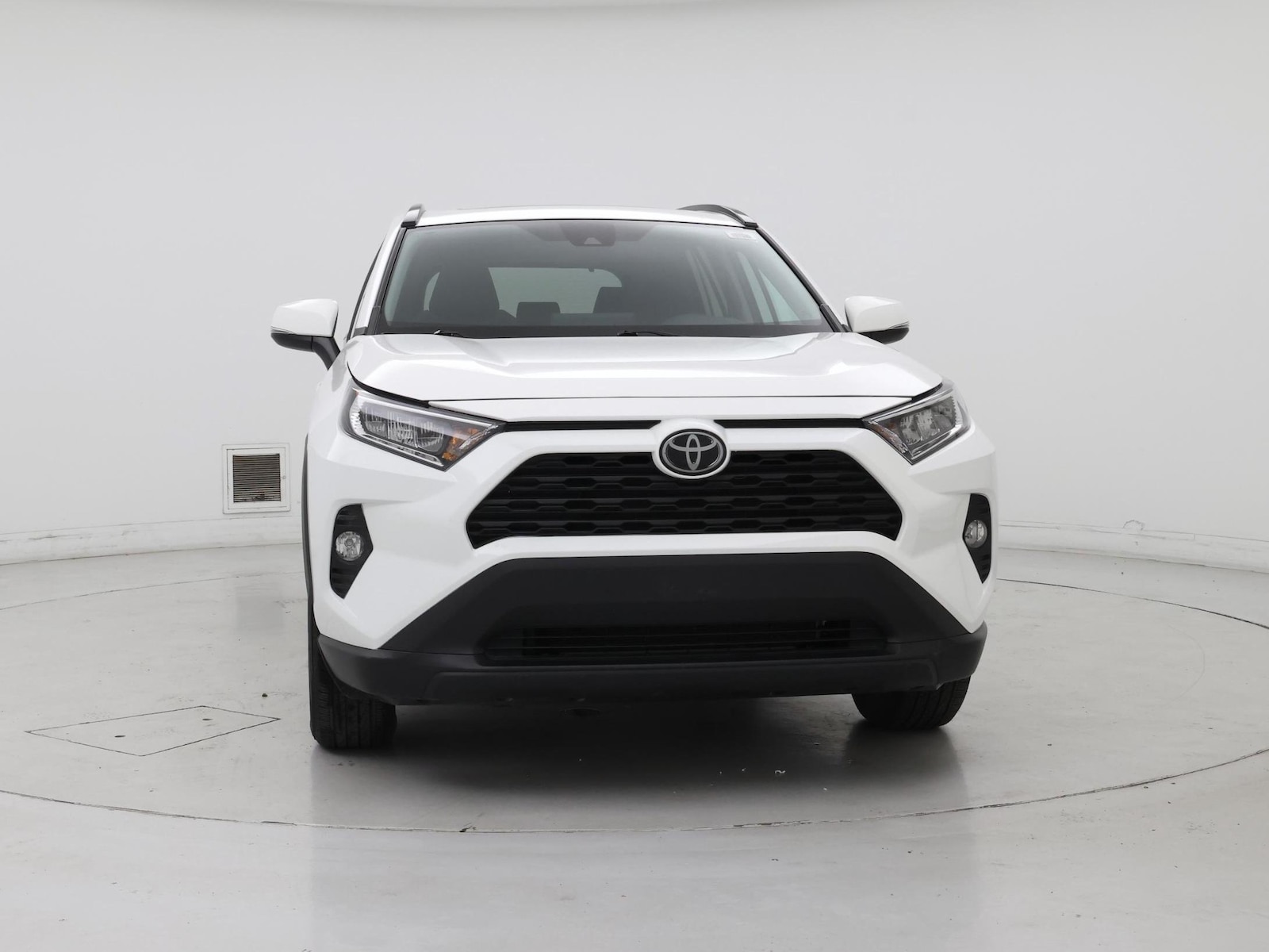 2020 Toyota RAV4 XLE - Photo 6