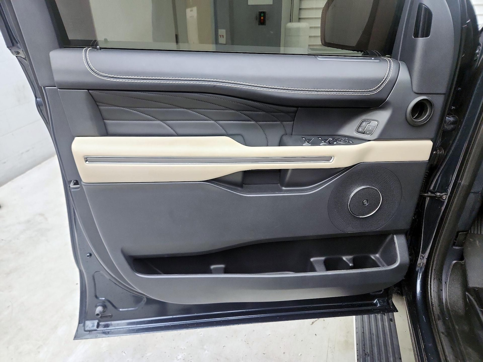 2024 Ford Expedition Platinum - Photo 13