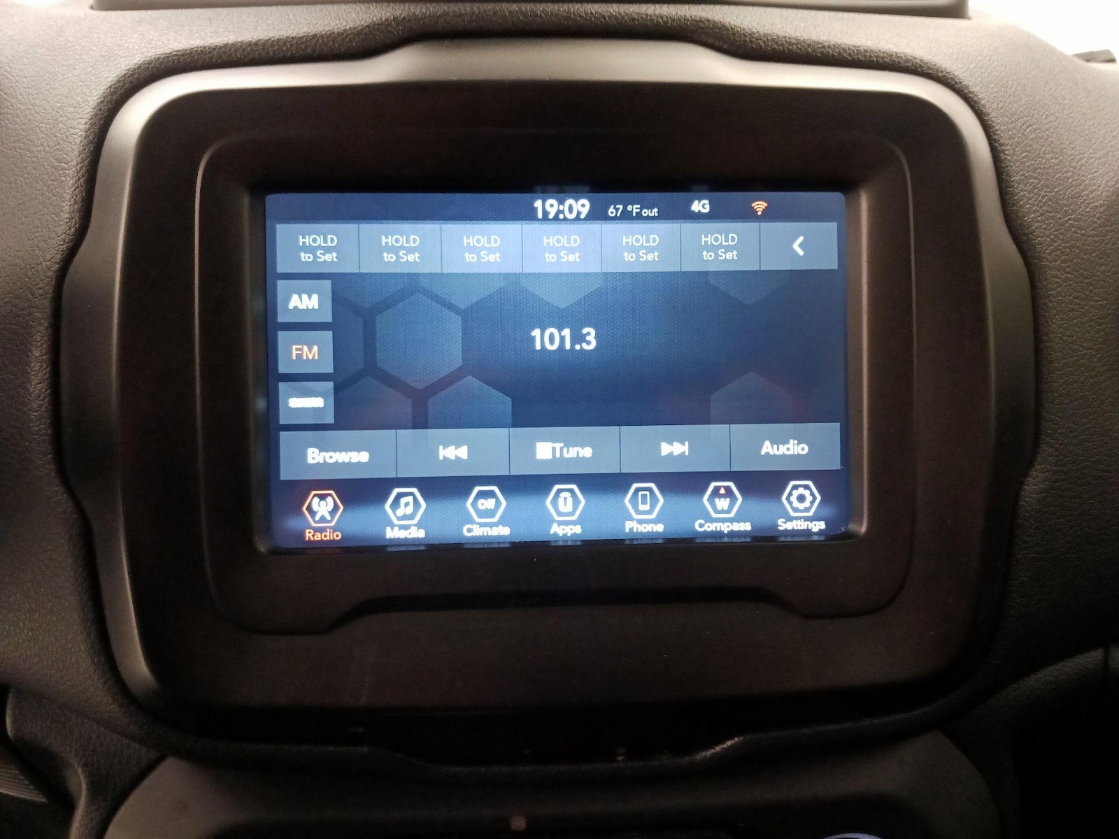 2021 Jeep Renegade Latitude - Photo 16