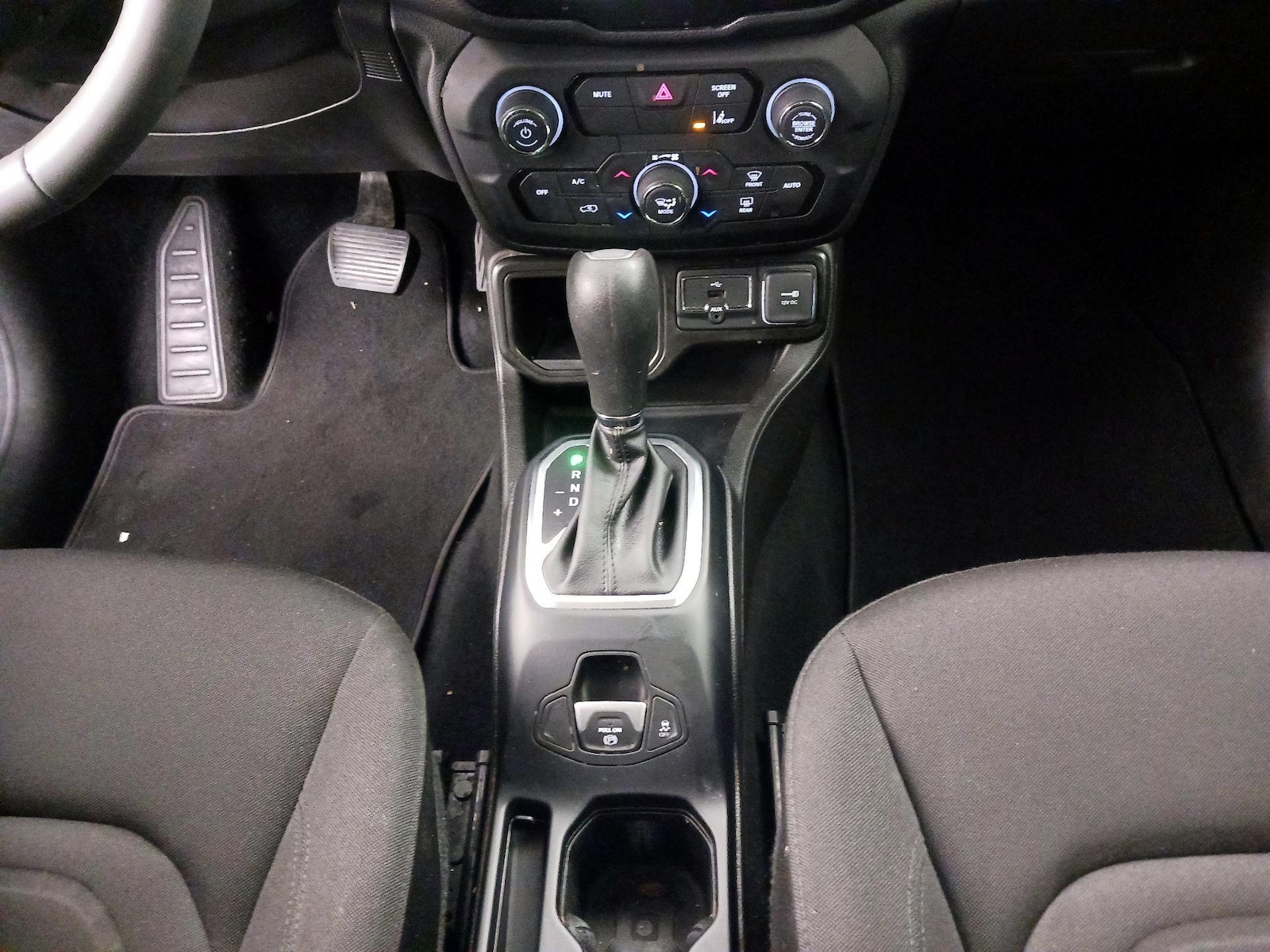 2021 Jeep Renegade Latitude - Photo 18