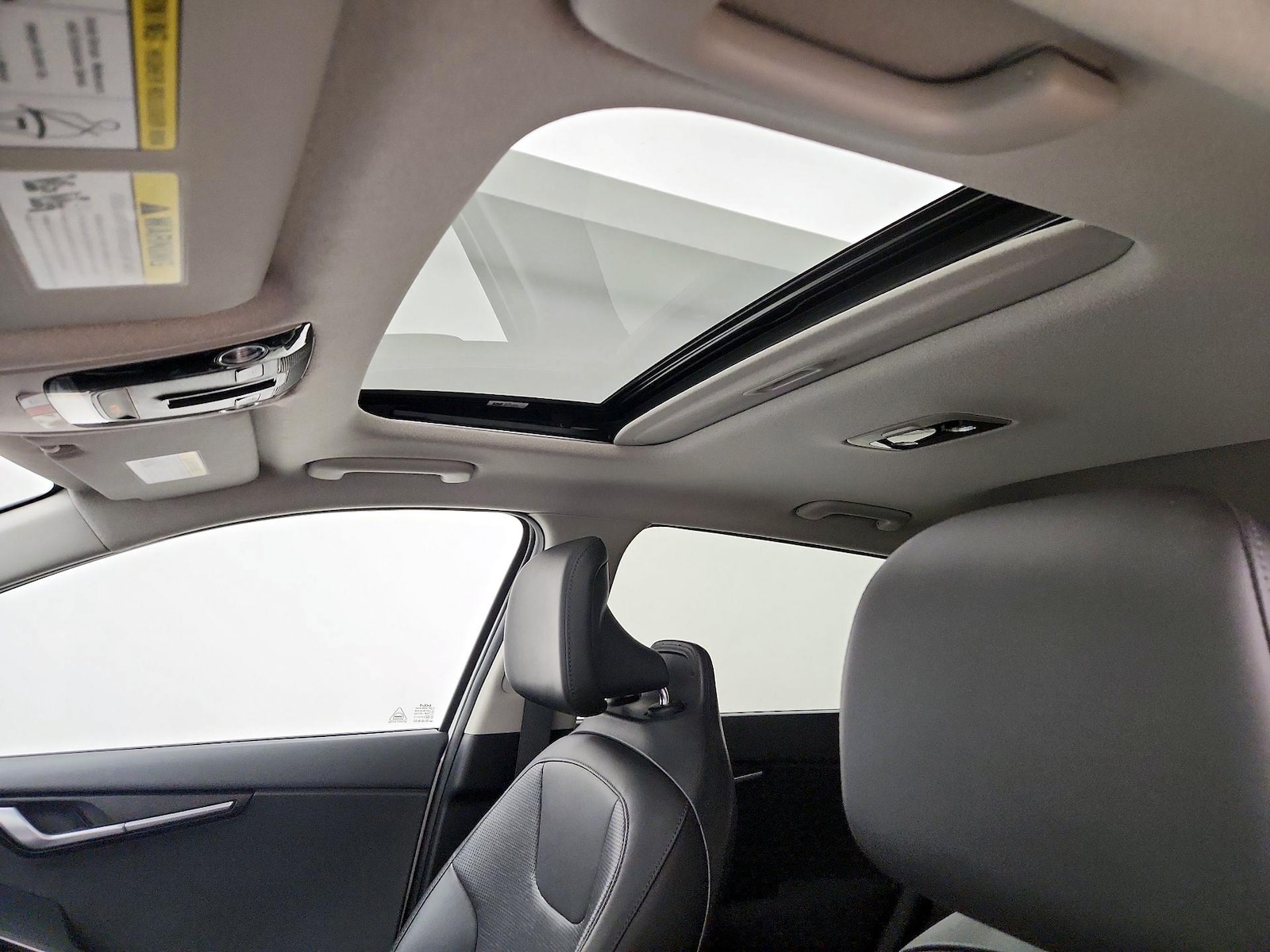 Sunroof(s) & Overhead Airbags