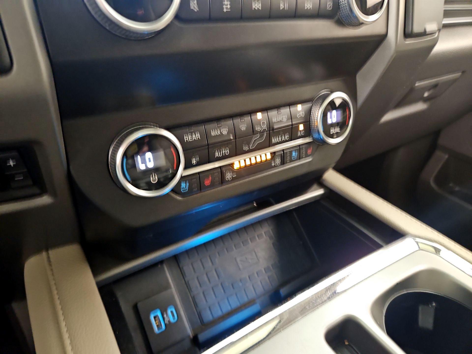 Thumbnail: 2020 Ford Expedition - 17