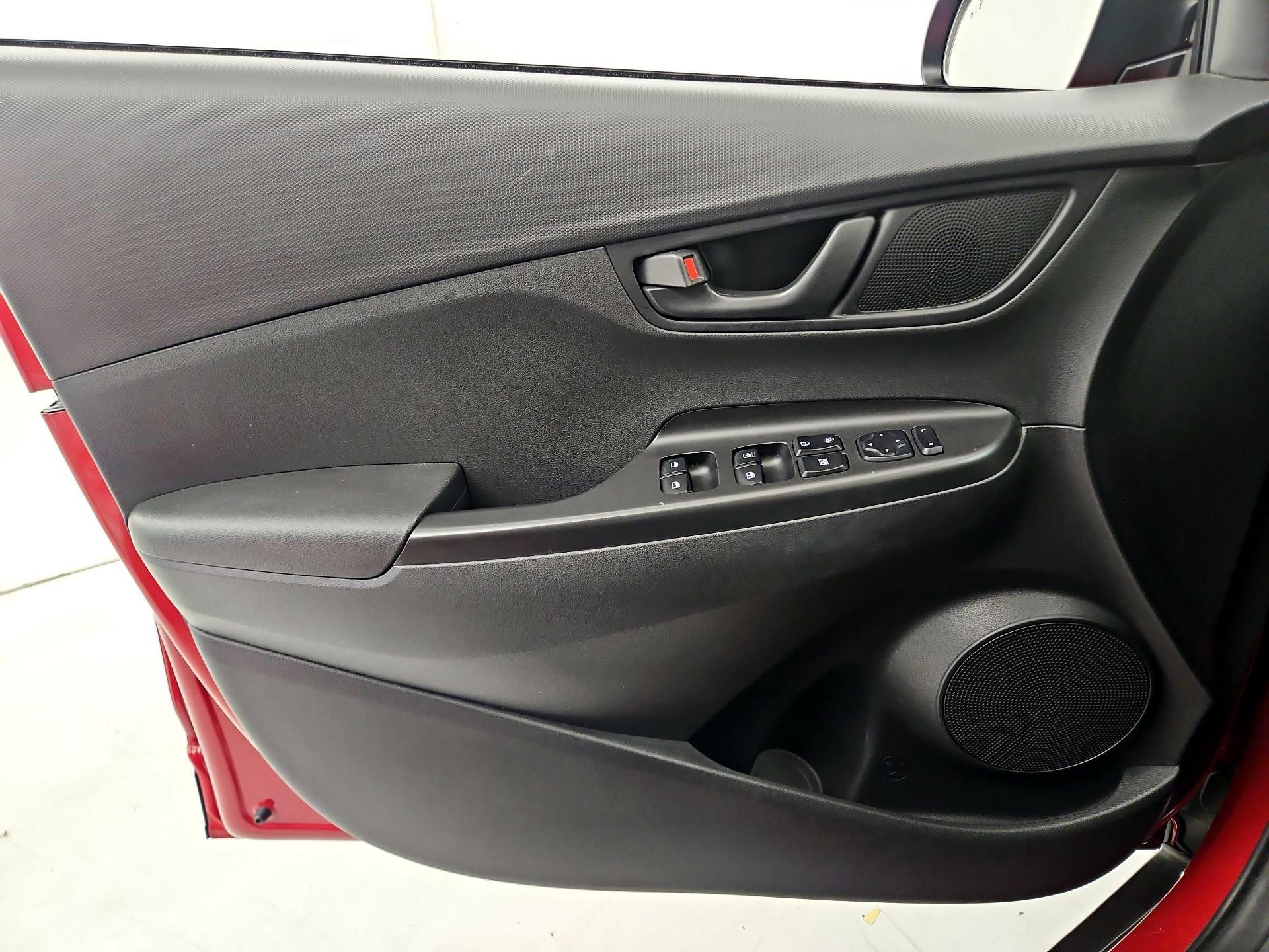 Thumbnail: 2021 Hyundai Kona - 12