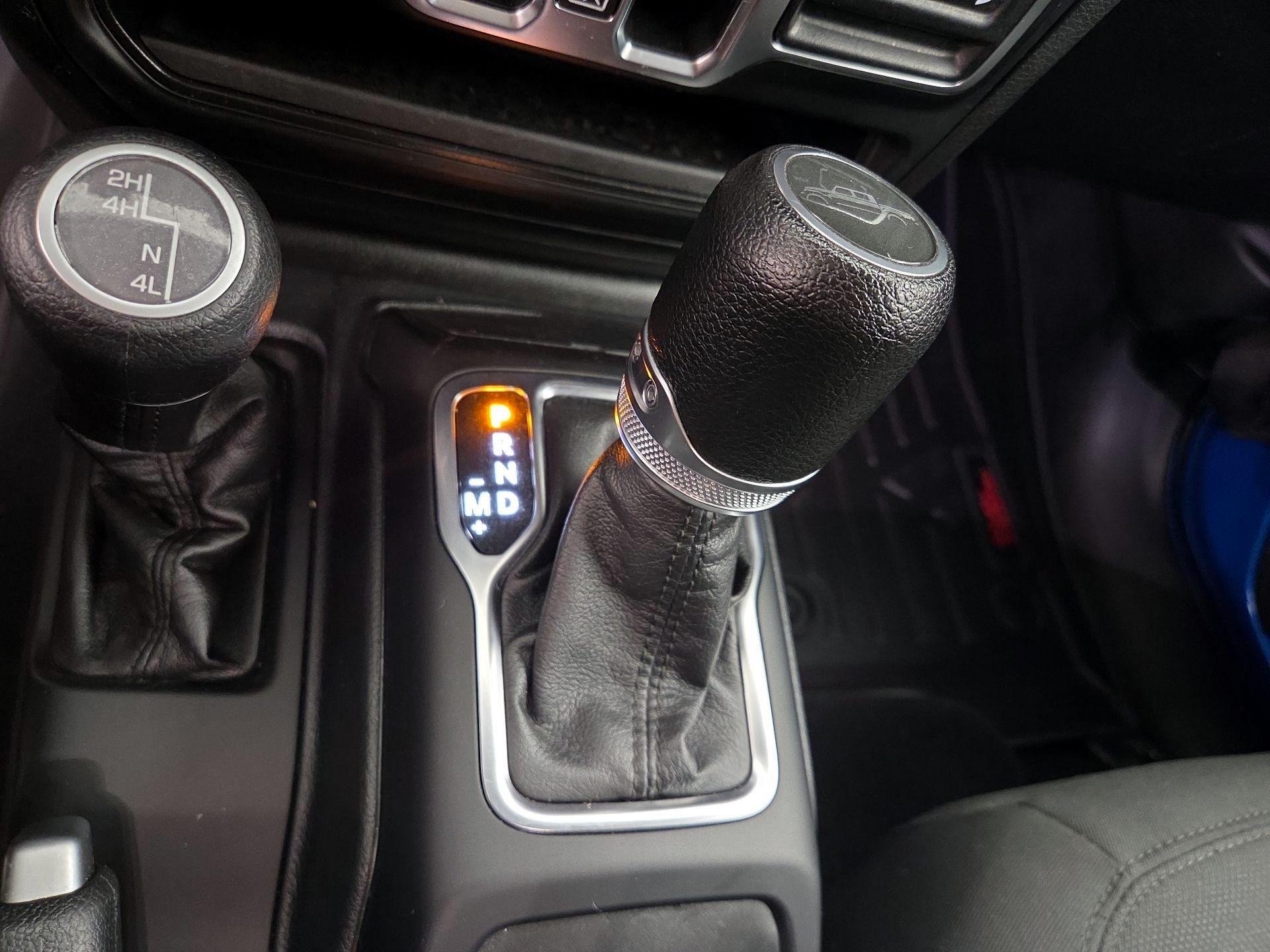 Thumbnail: 2023 Jeep Gladiator - 17