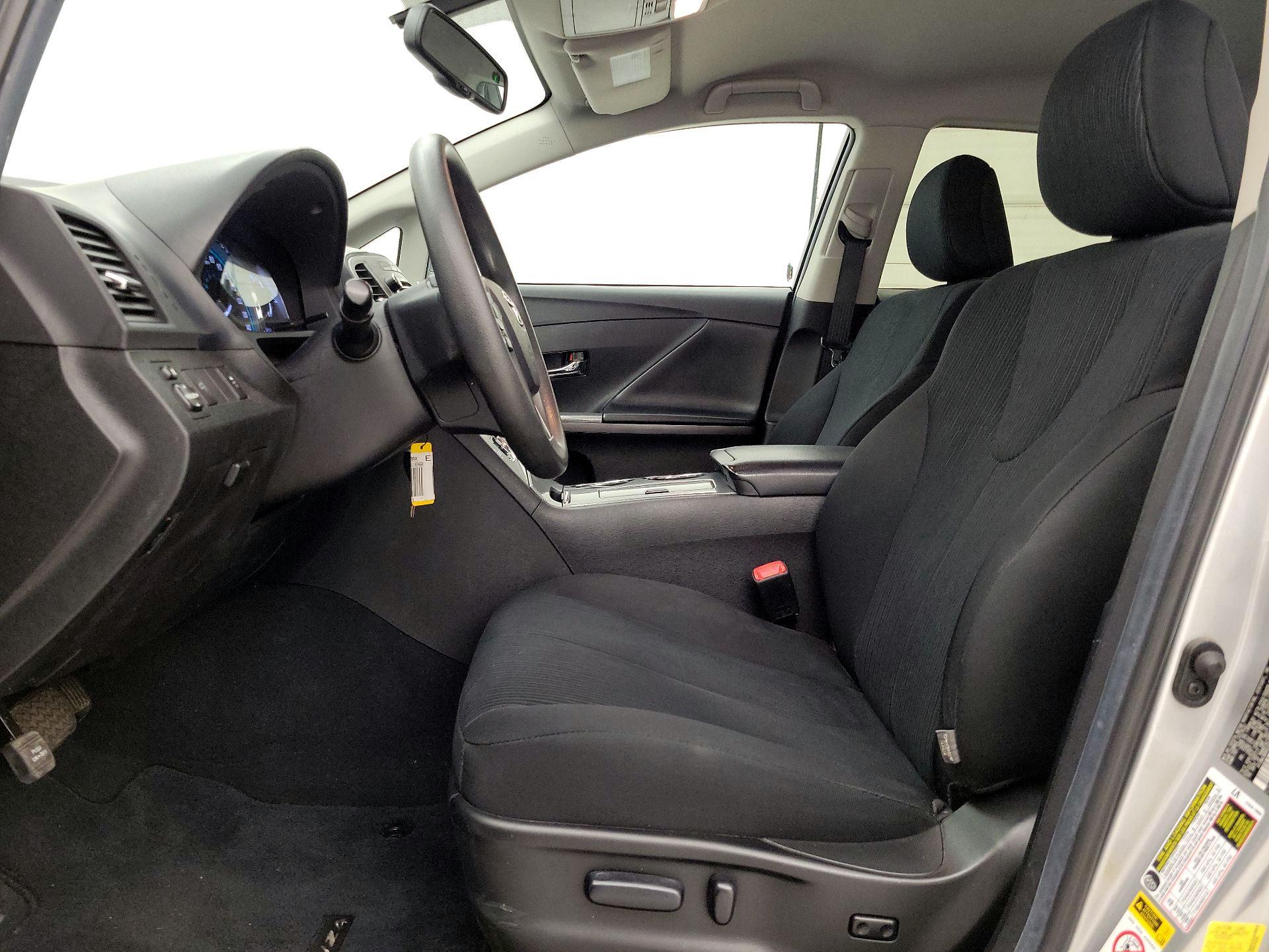 Thumbnail: 2014 Toyota Venza - 11