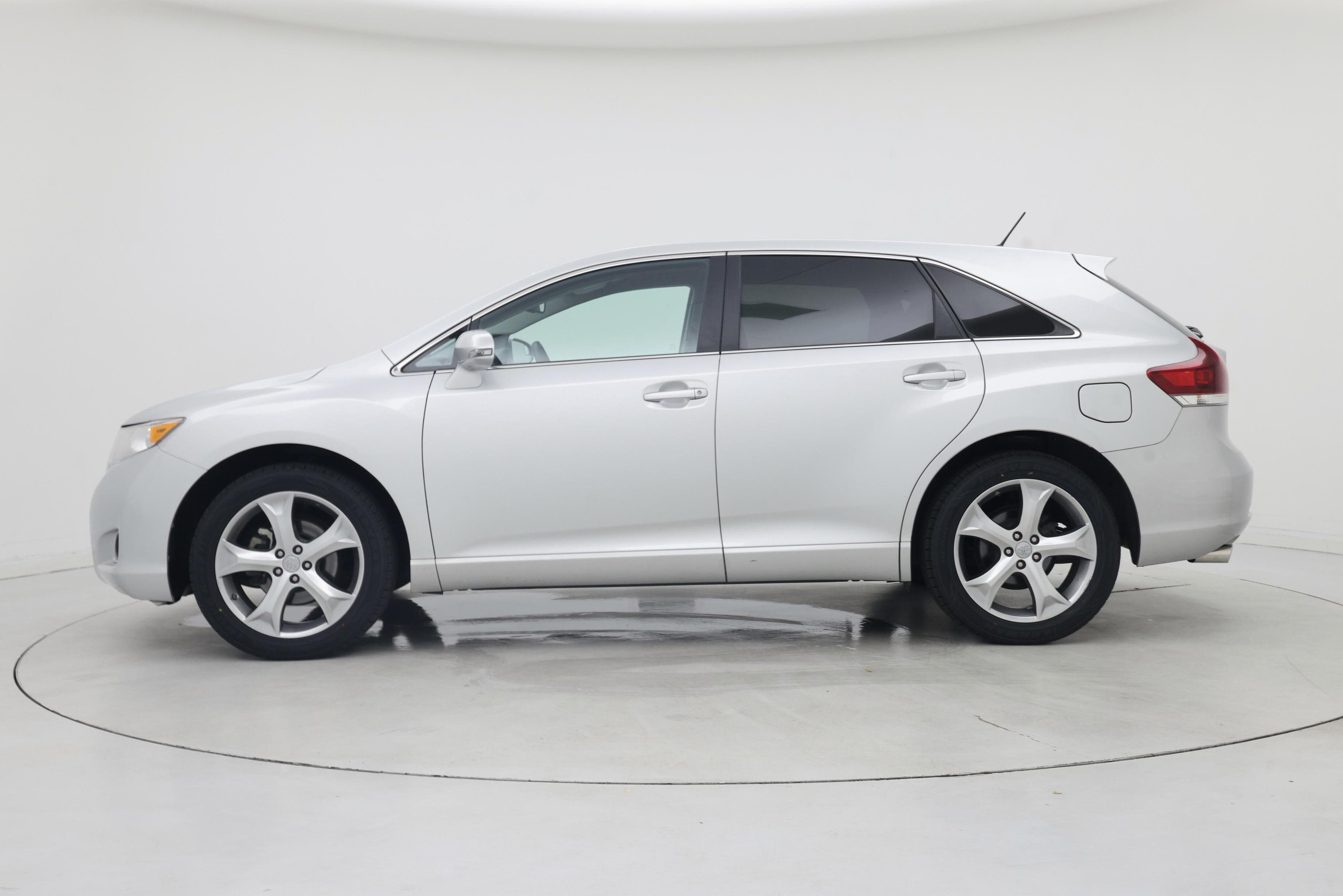 Thumbnail: 2014 Toyota Venza - 3