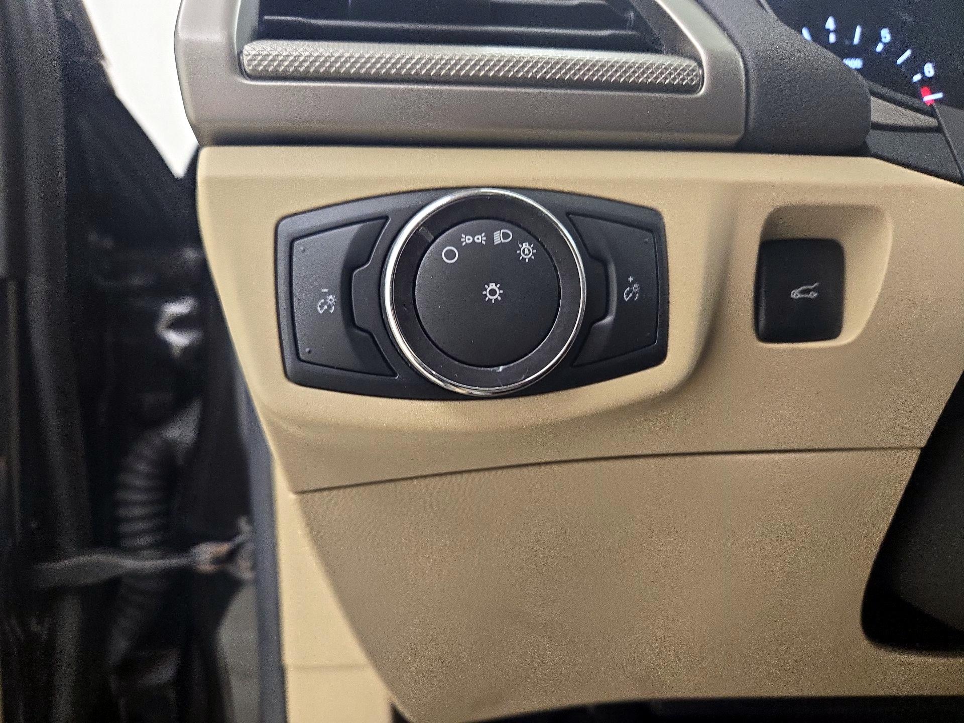 Thumbnail: 2015 Ford Fusion - 13
