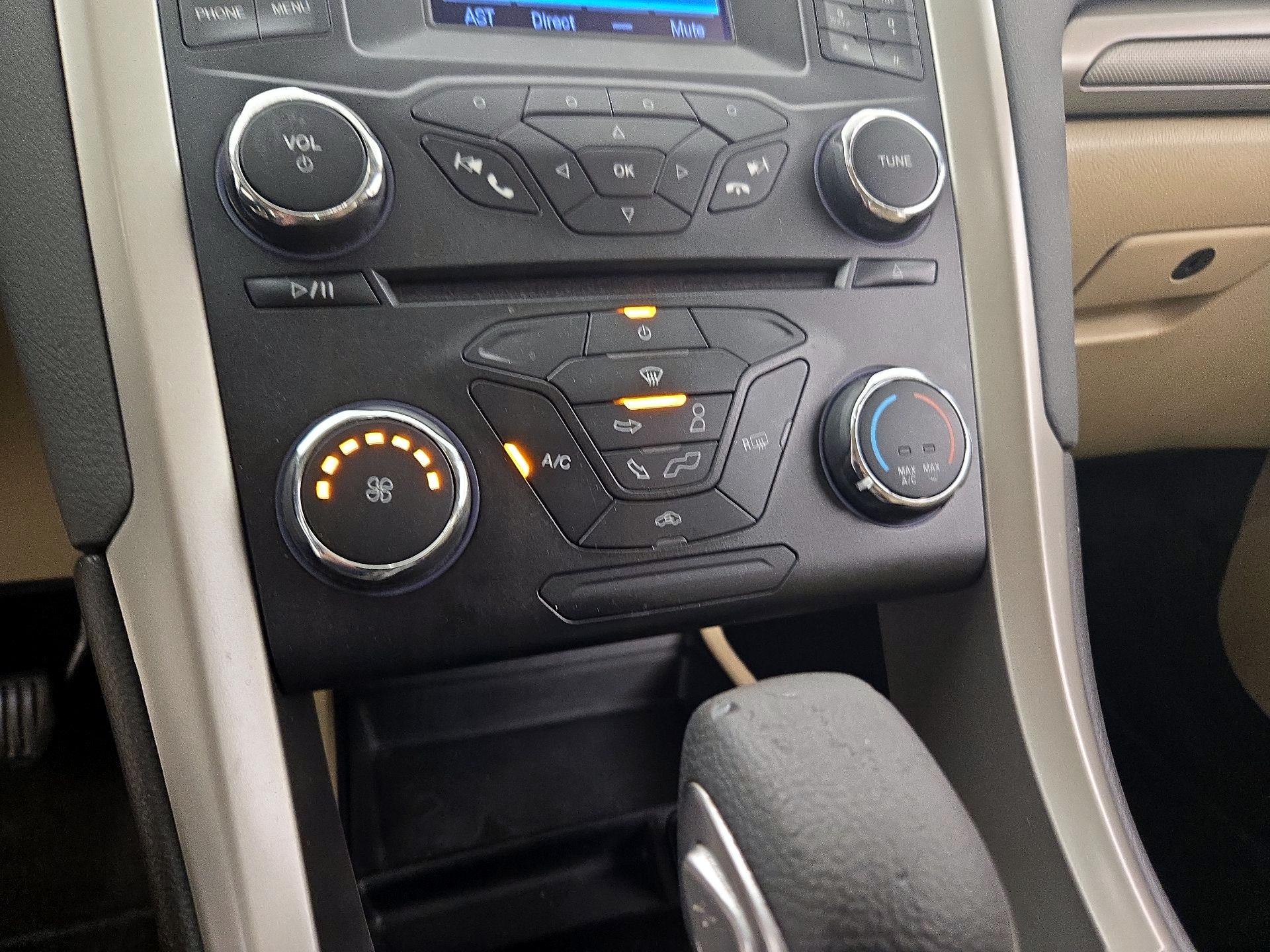 Thumbnail: 2015 Ford Fusion - 16