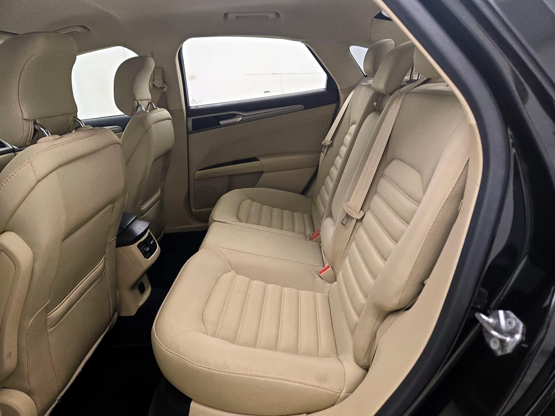 Thumbnail: 2015 Ford Fusion - 19